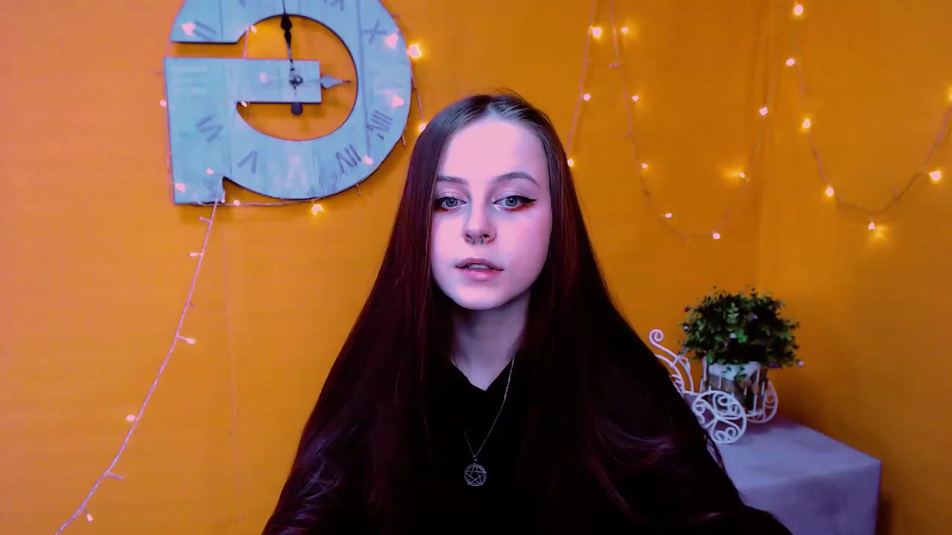 Gallery image thumbnail from SaraLipss_'s myfreecams stream on, 04/30/2023, 14:45 image 12 of 20