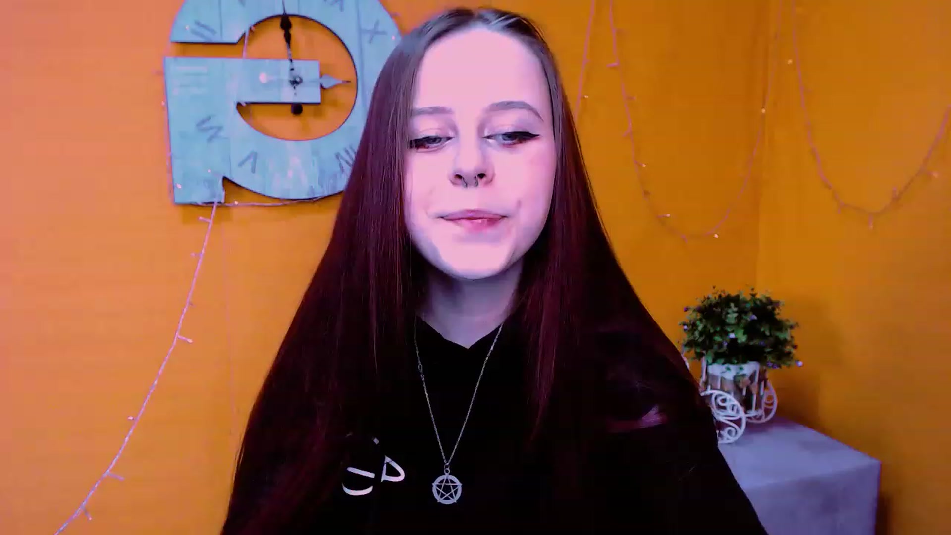 Gallery image thumbnail from SaraLipss_'s myfreecams stream on, 04/30/2023, 14:45 image 6 of 20
