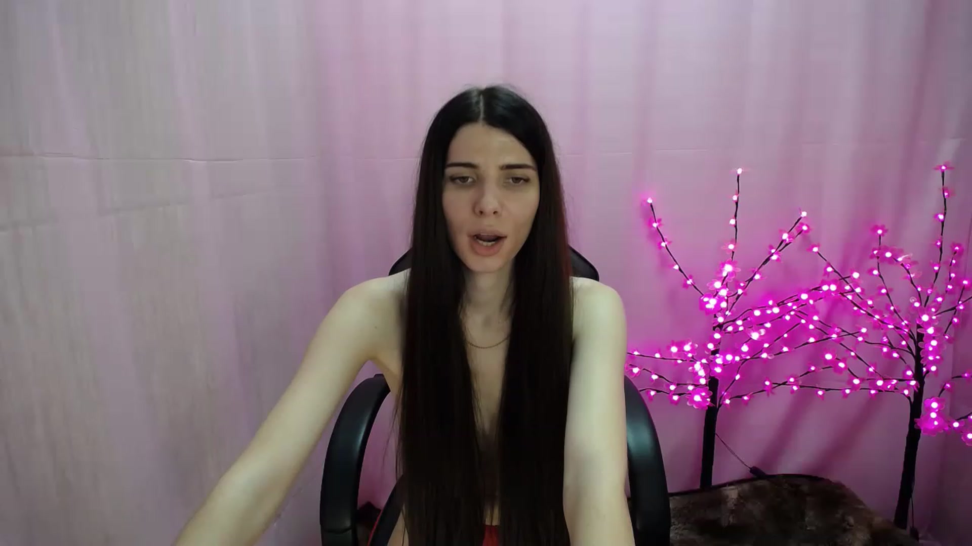 Gallery image thumbnail from SaraRich's myfreecams stream on, 11/14/2022, 12:02 image 5 of 20