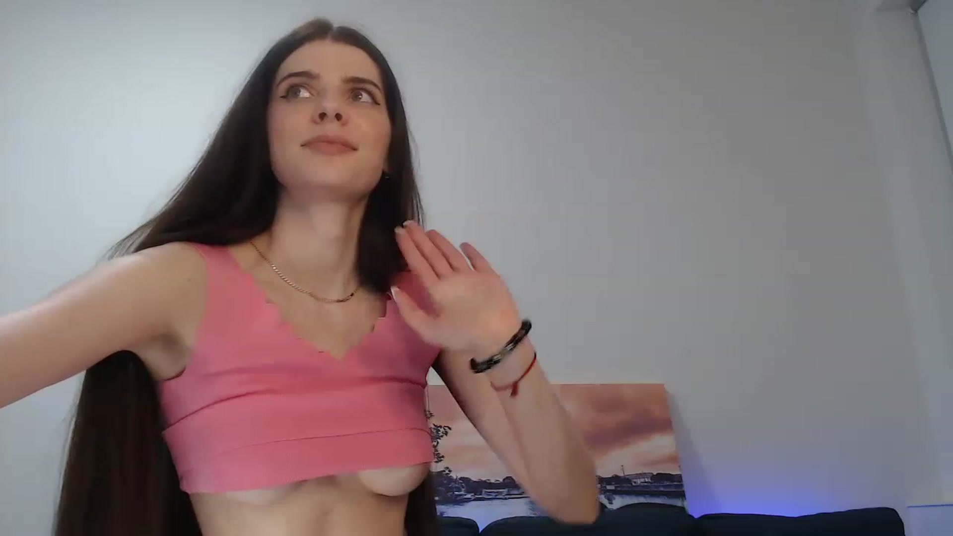 Gallery image thumbnail from SaraRich's myfreecams stream on, 12/03/2022, 16:10 image 12 of 20
