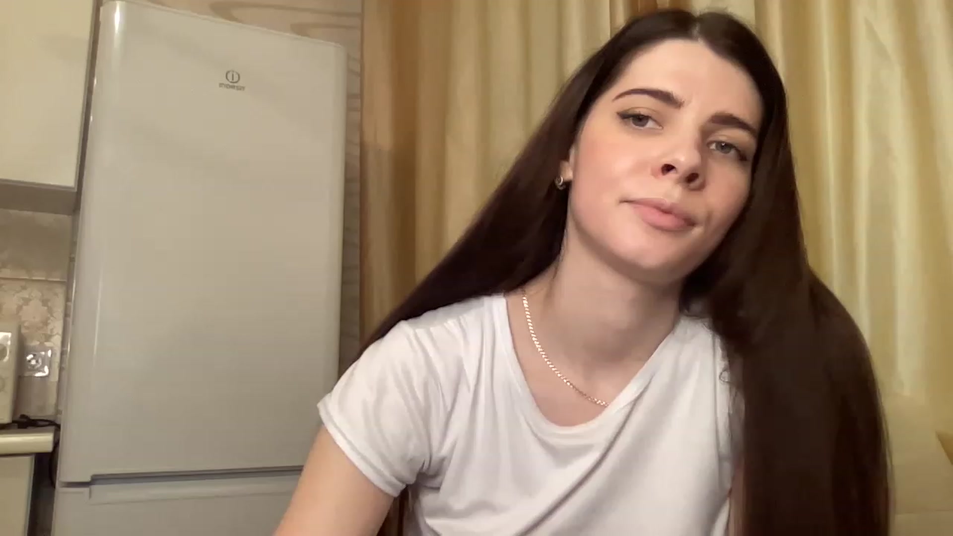 Gallery image thumbnail from SaraRich's myfreecams stream on, 12/11/2022, 10:45 image 2 of 20