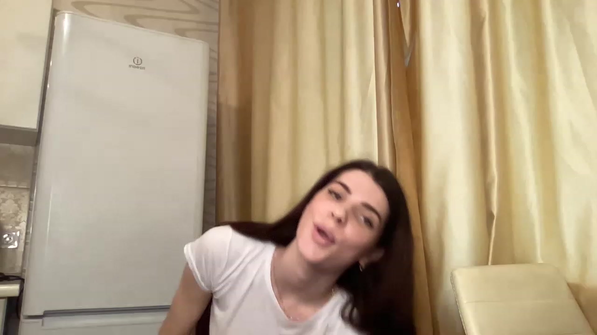 Gallery image thumbnail from SaraRich's myfreecams stream on, 12/11/2022, 11:42 image 4 of 20