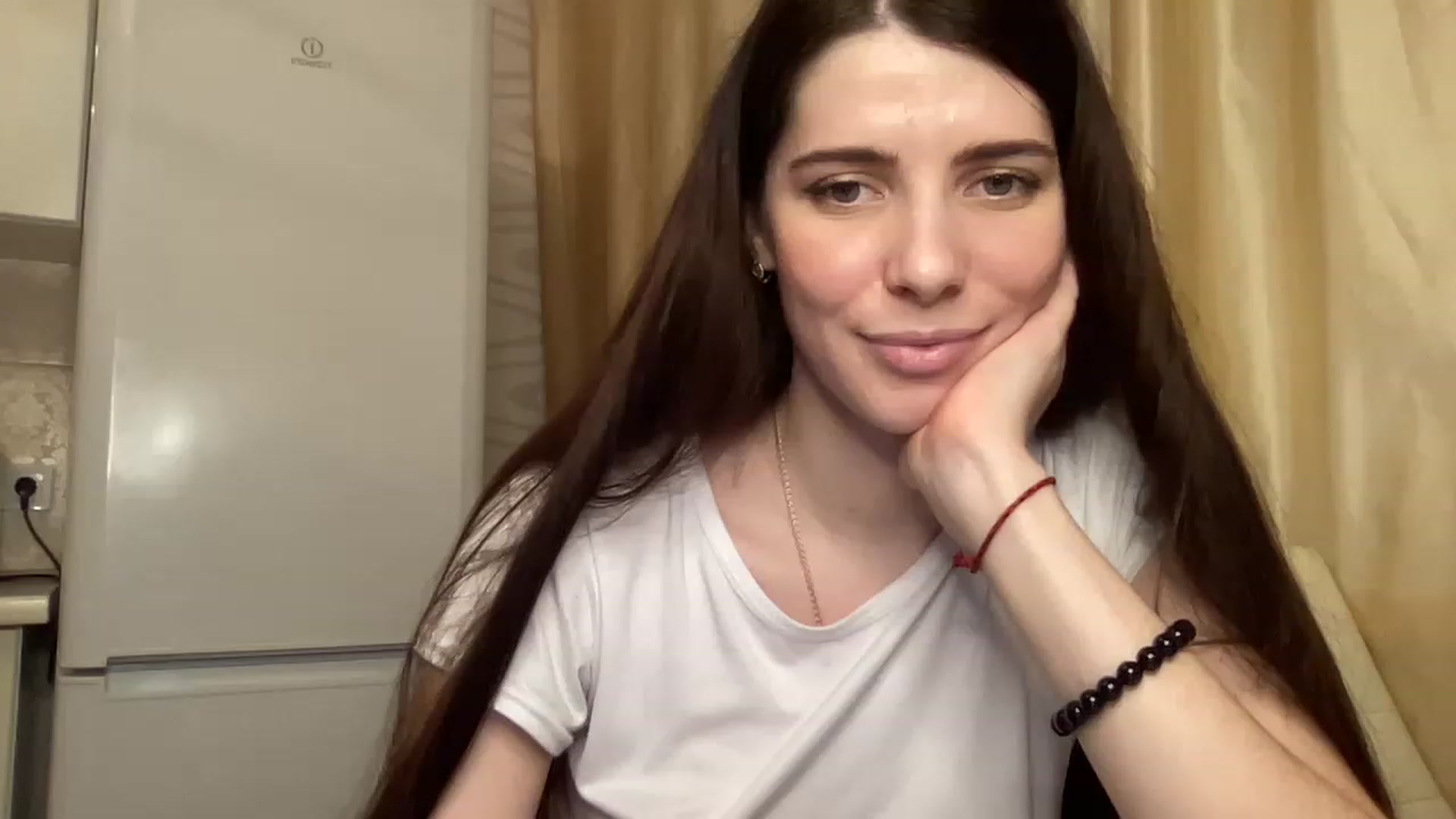 Gallery image thumbnail from SaraRich's myfreecams stream on, 12/11/2022, 14:01 image 12 of 20