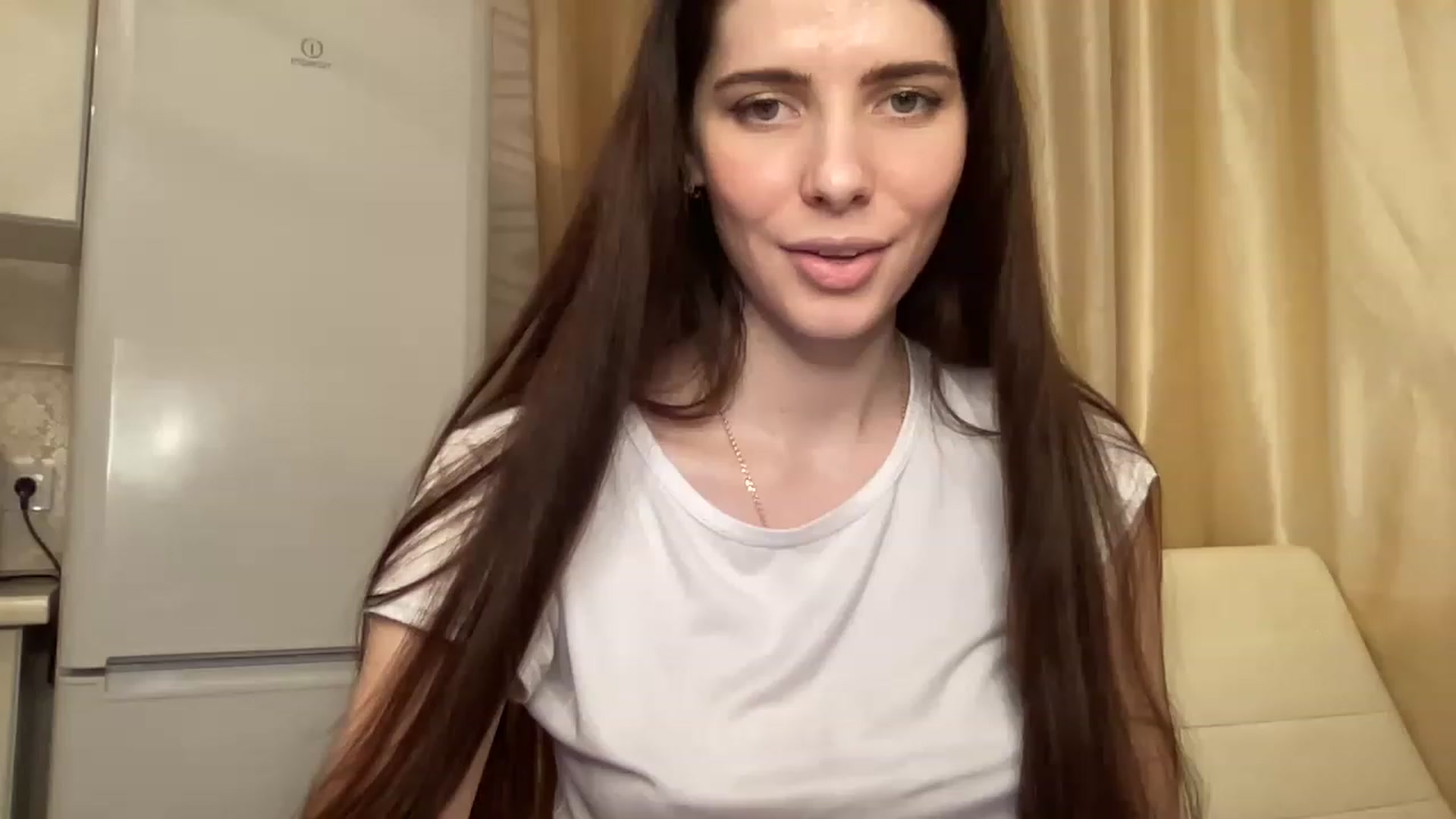 Gallery image thumbnail from SaraRich's myfreecams stream on, 12/11/2022, 14:01 image 18 of 20