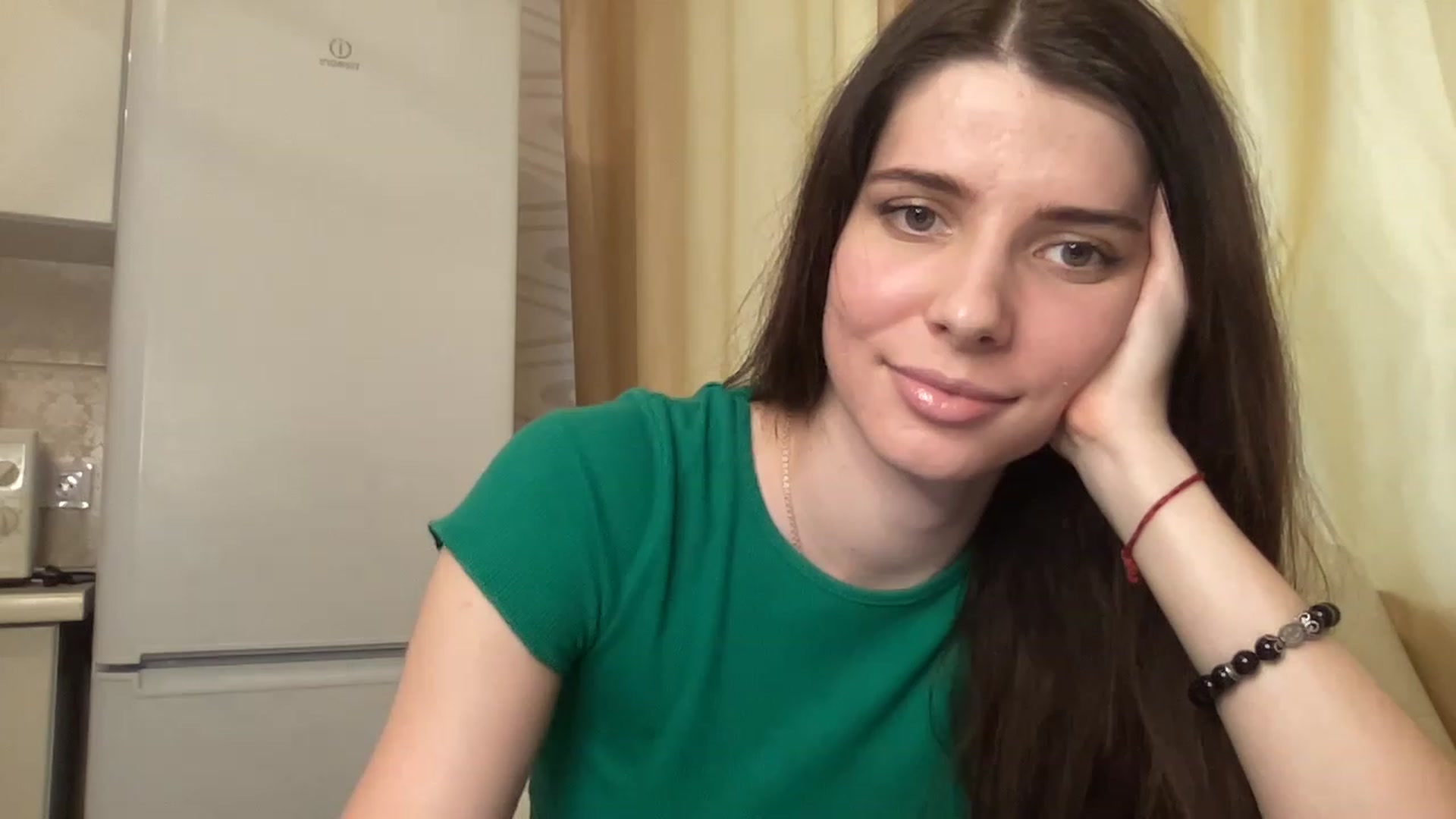 Gallery image thumbnail from SaraRich's myfreecams stream on, 12/12/2022, 13:11 image 18 of 20