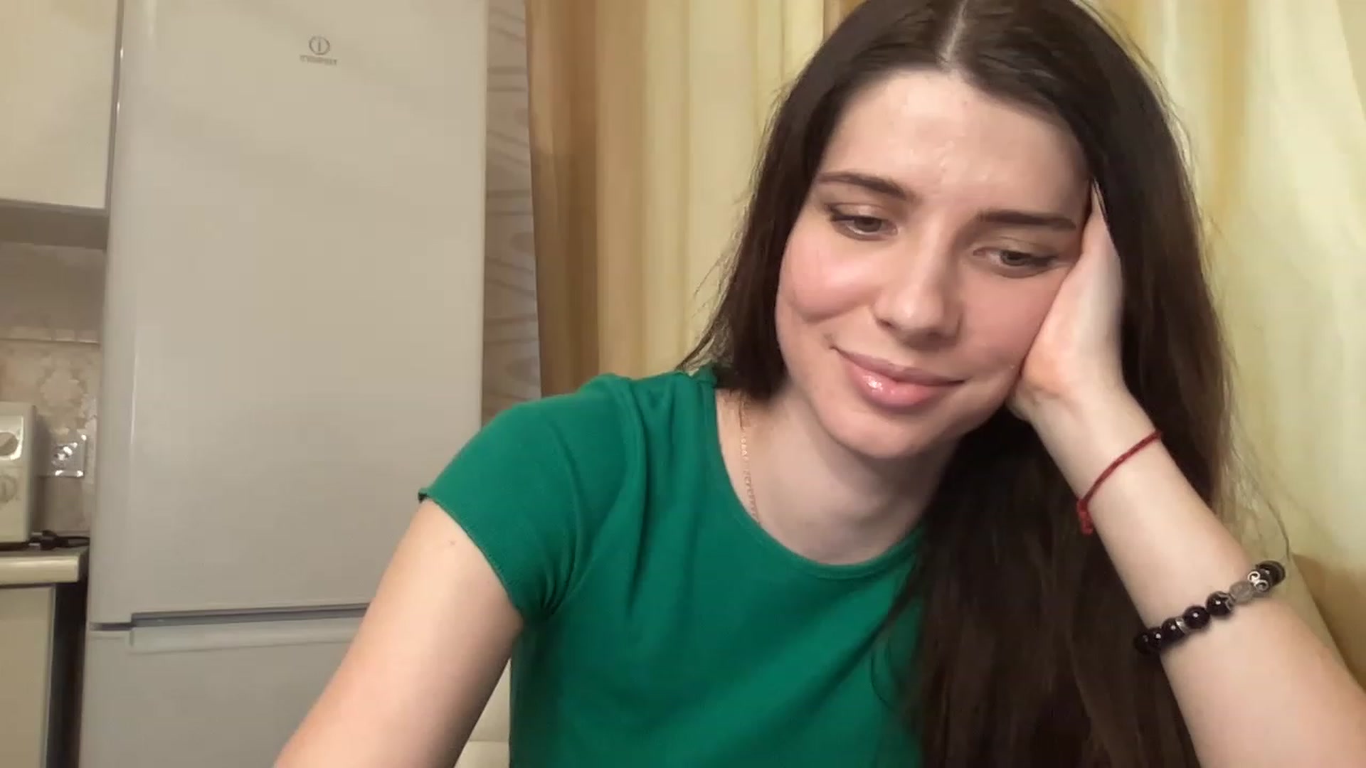 Gallery image thumbnail from SaraRich's myfreecams stream on, 12/12/2022, 13:11 image 19 of 20