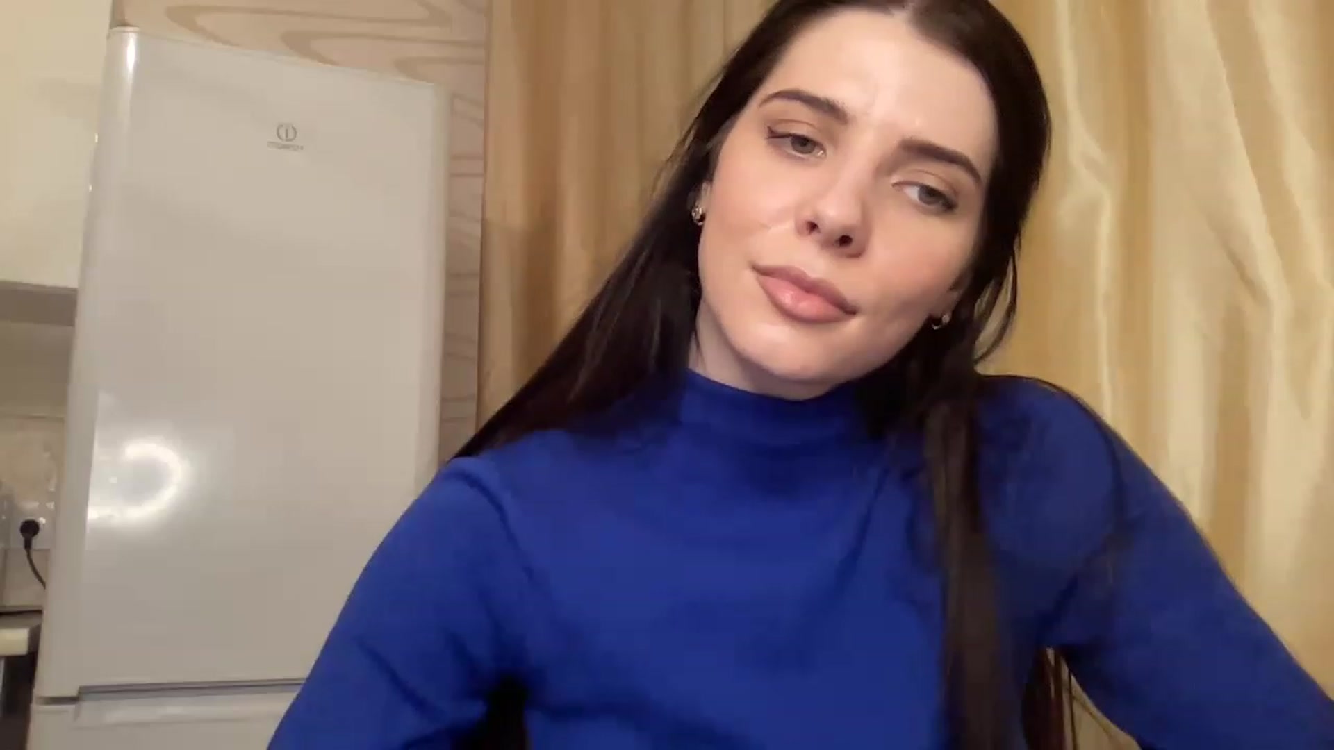 Gallery image thumbnail from SaraRich's myfreecams stream on, 12/15/2022, 11:50 image 10 of 20