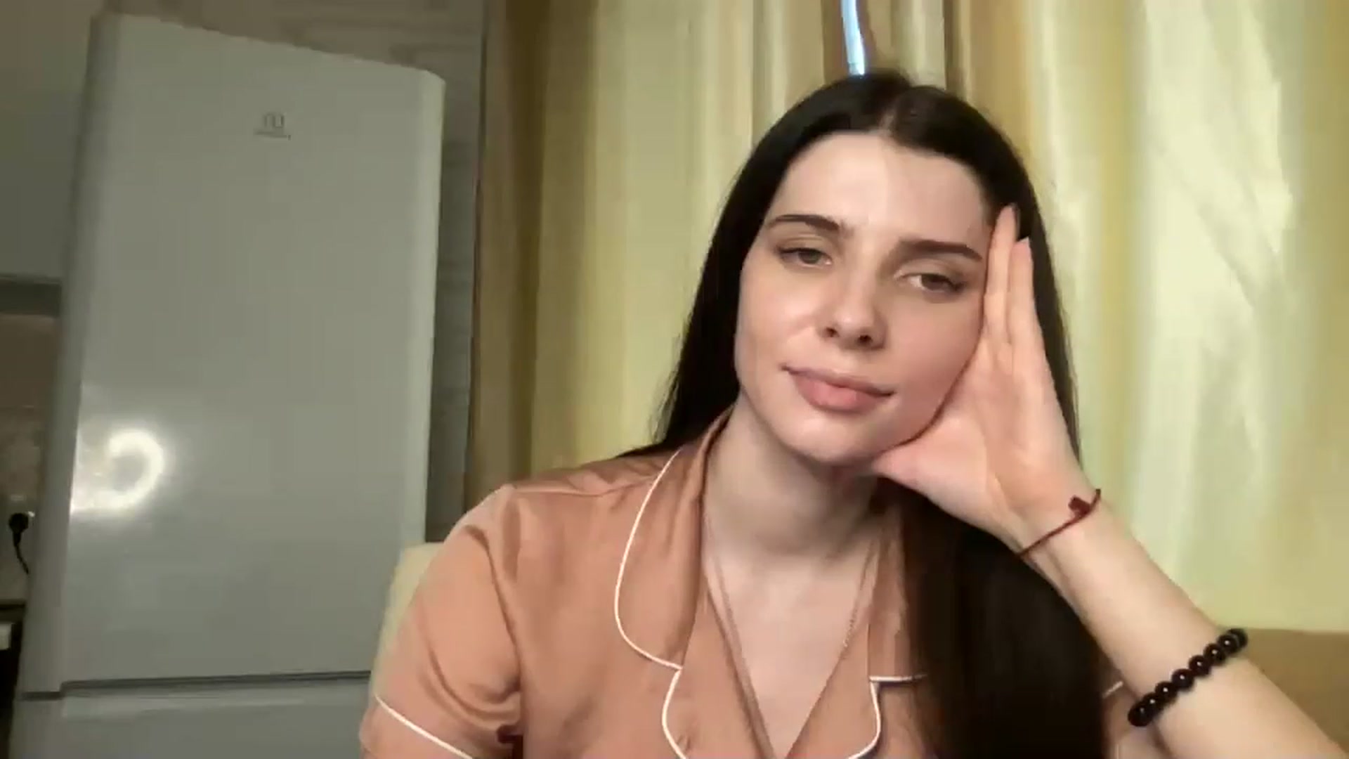 Gallery image thumbnail from SaraRich's myfreecams stream on, 12/17/2022, 10:43 image 19 of 20