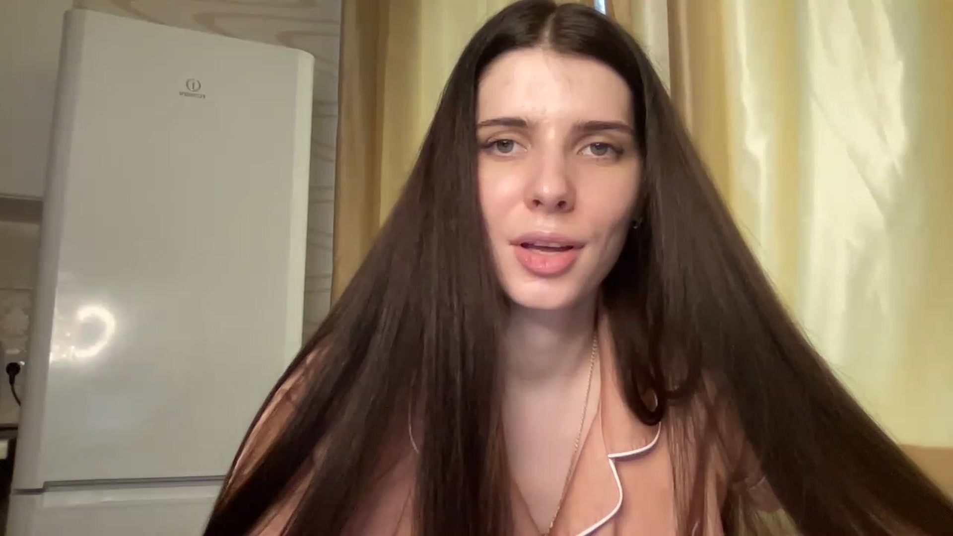 Gallery image thumbnail from SaraRich's myfreecams stream on, 12/17/2022, 10:43 image 14 of 20