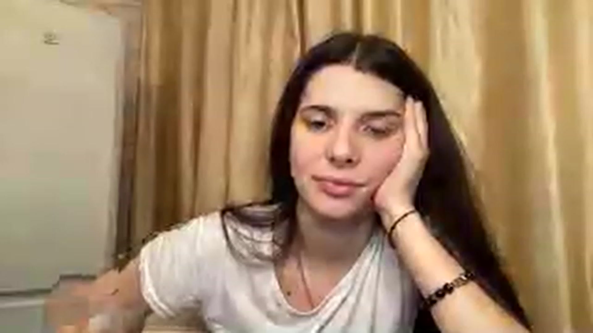 Gallery image thumbnail from SaraRich's myfreecams stream on, 12/18/2022, 14:35 image 7 of 20