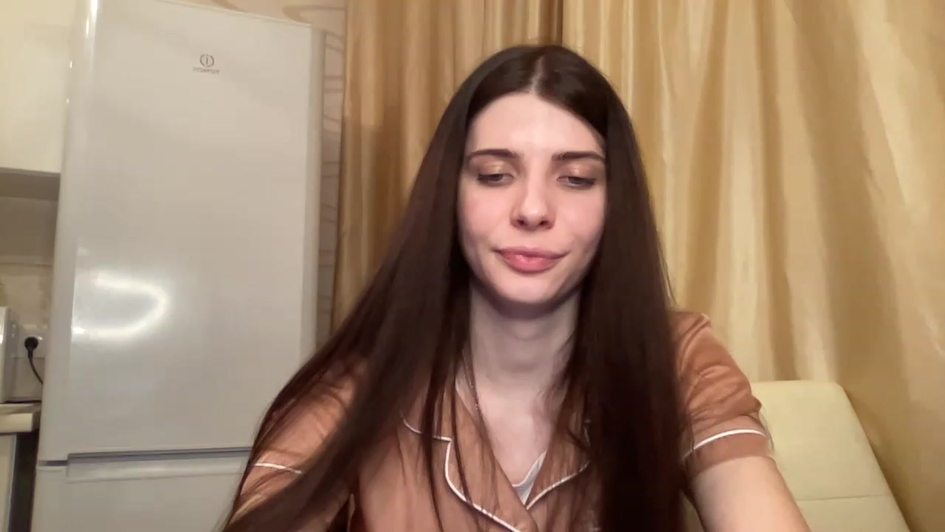 Gallery image thumbnail from SaraRich's myfreecams stream on, 12/20/2022, 18:09 image 7 of 20