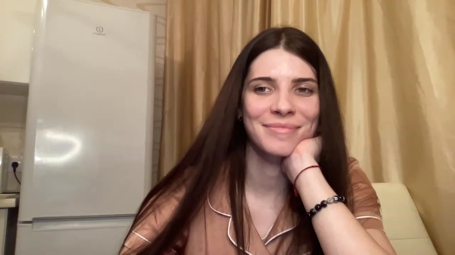 Gallery image thumbnail from SaraRich's myfreecams stream on, 12/20/2022, 18:09 image 4 of 20