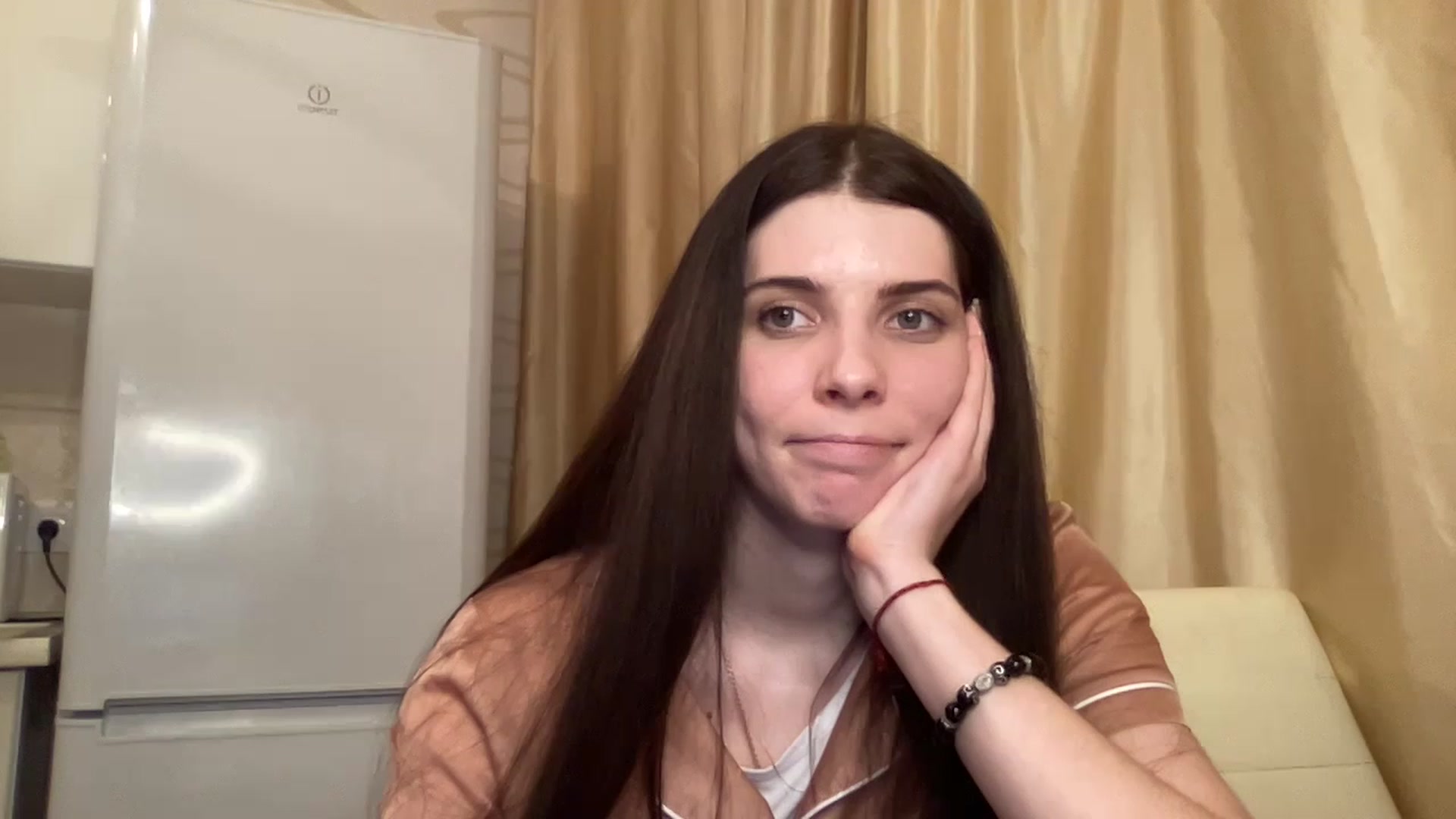 Gallery image thumbnail from SaraRich's myfreecams stream on, 12/20/2022, 18:09 image 18 of 20