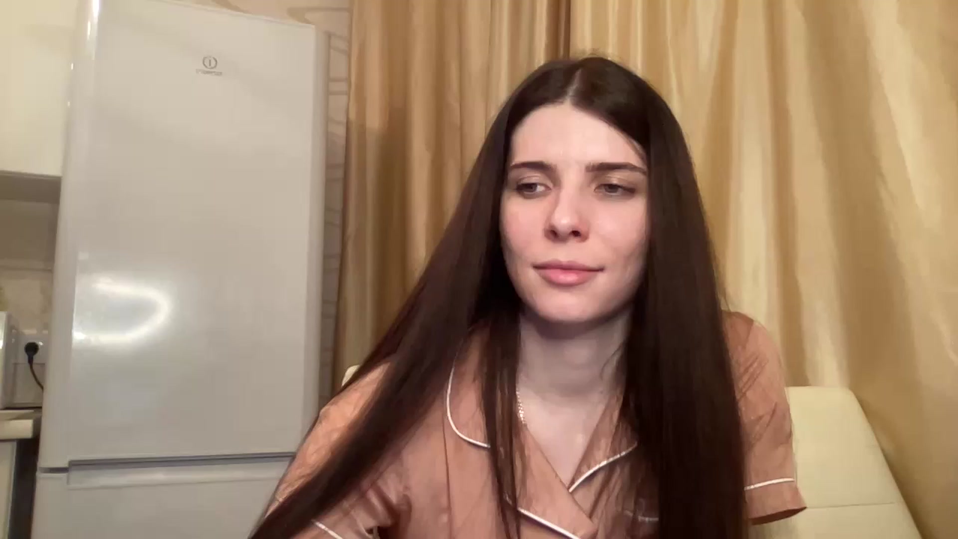 Gallery image thumbnail from SaraRich's myfreecams stream on, 12/20/2022, 18:09 image 3 of 20