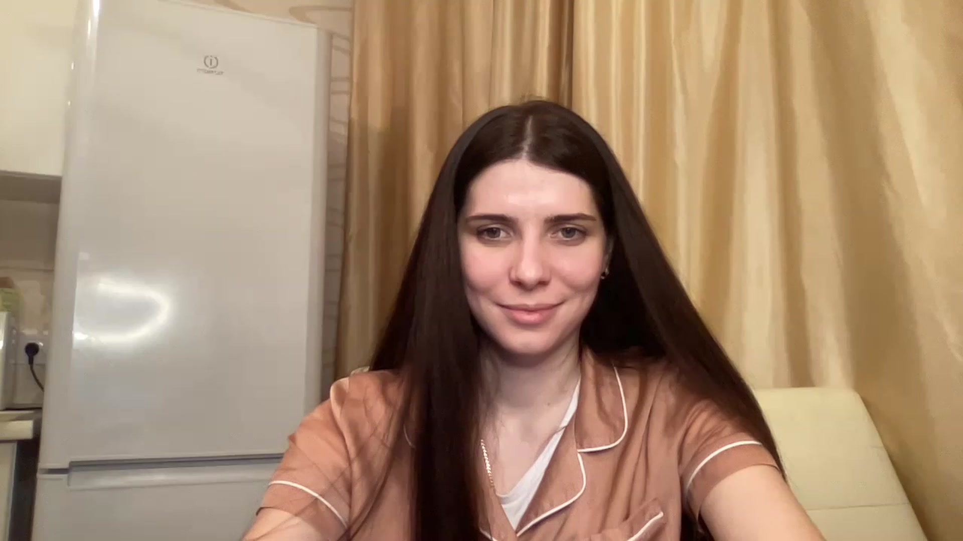 Gallery image thumbnail from SaraRich's myfreecams stream on, 12/20/2022, 18:23 image 14 of 20