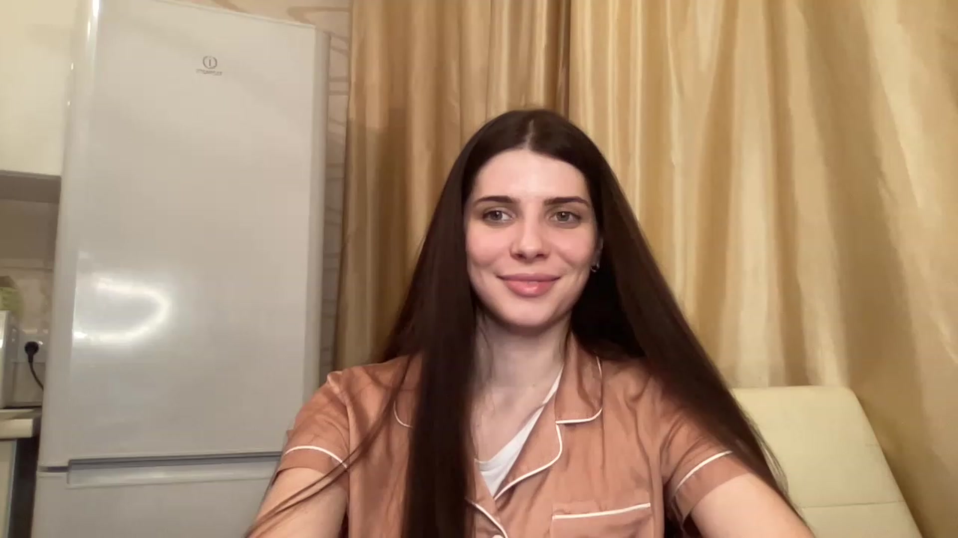 Gallery image thumbnail from SaraRich's myfreecams stream on, 12/20/2022, 18:23 image 9 of 20