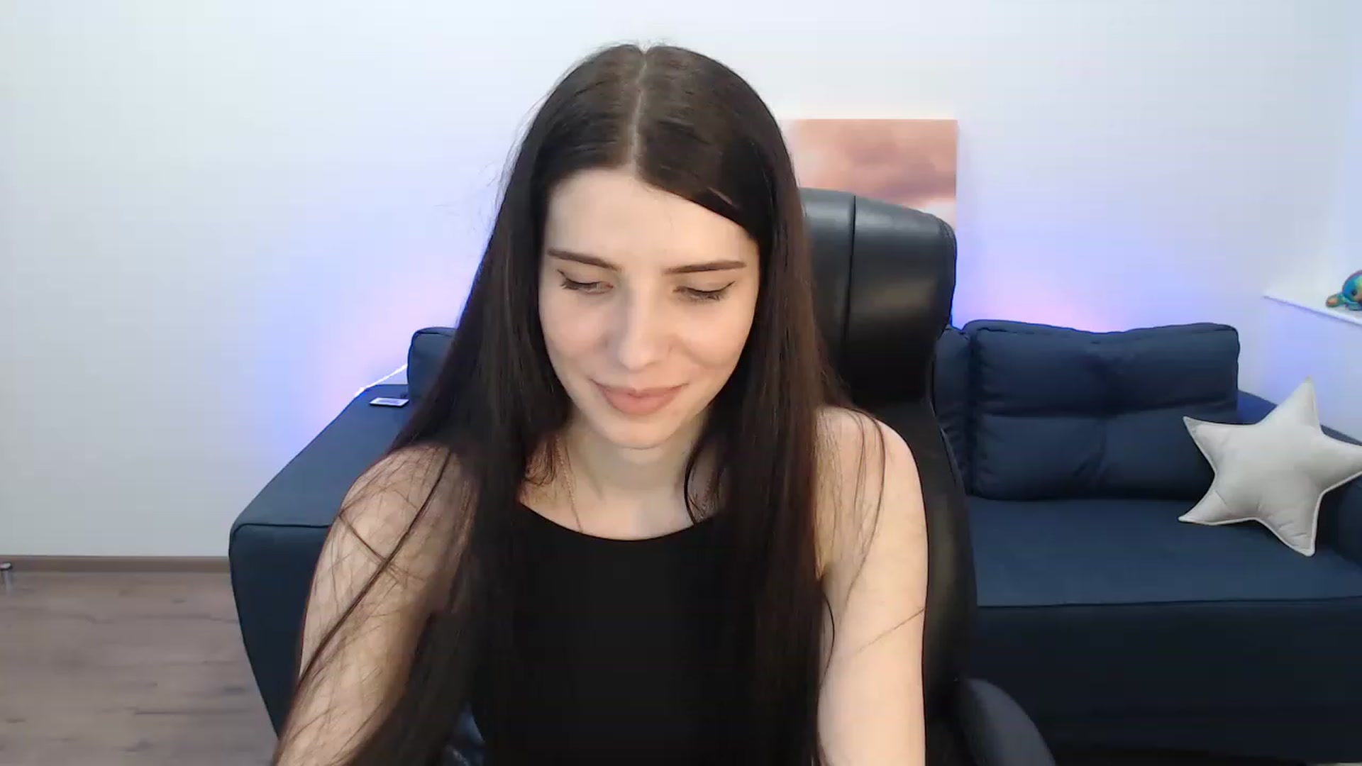 Gallery image thumbnail from SaraRich's myfreecams stream on, 12/24/2022, 13:19 image 6 of 20