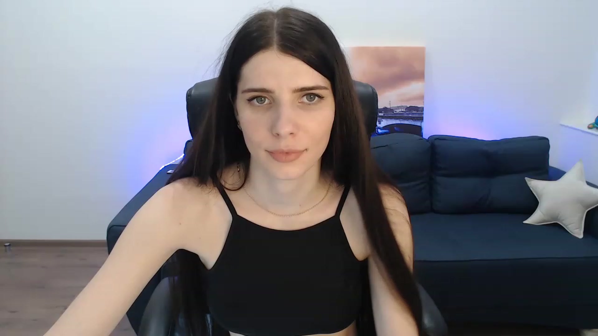 Gallery image thumbnail from SaraRich's myfreecams stream on, 12/24/2022, 13:56 image 1 of 20