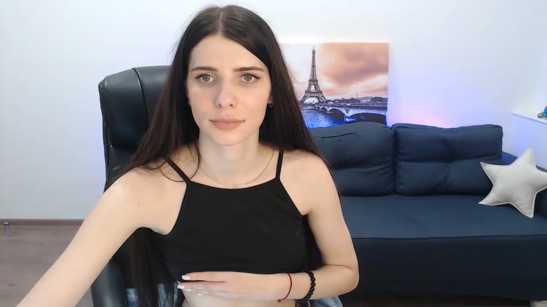 Gallery image thumbnail from SaraRich's myfreecams stream on, 12/24/2022, 13:56 image 4 of 20