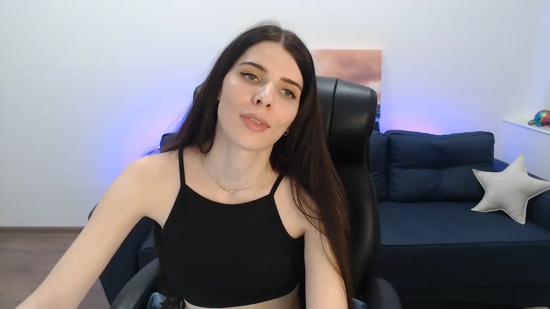 Gallery image thumbnail from SaraRich's myfreecams stream on, 12/24/2022, 15:44 image 5 of 20
