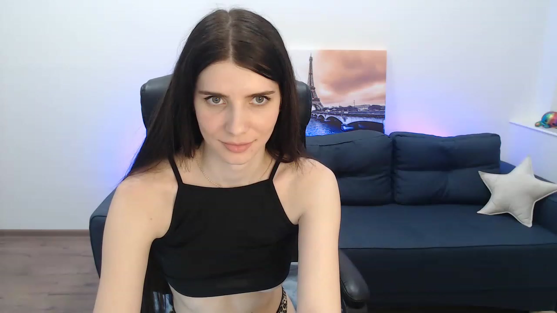 Gallery image thumbnail from SaraRich's myfreecams stream on, 12/24/2022, 15:44 image 11 of 20