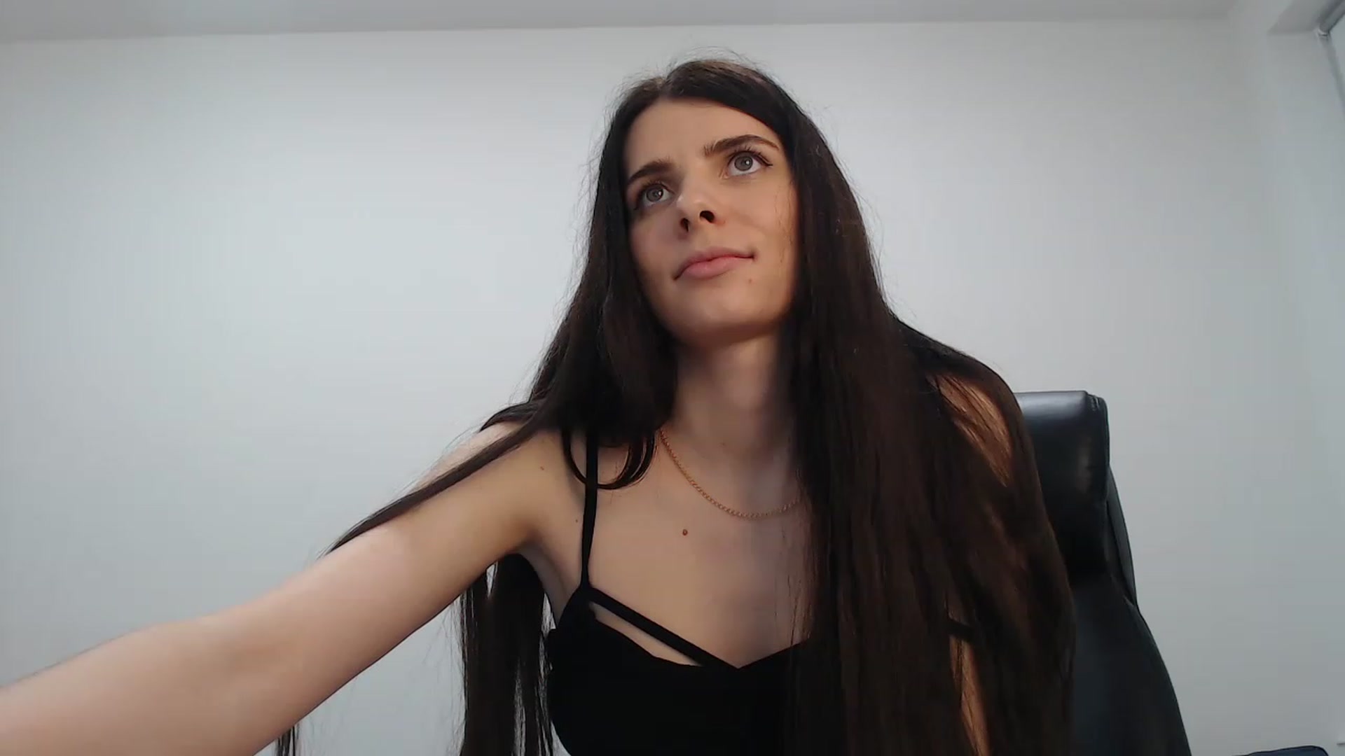 Gallery image thumbnail from SaraRich's myfreecams stream on, 12/25/2022, 17:03 image 17 of 20