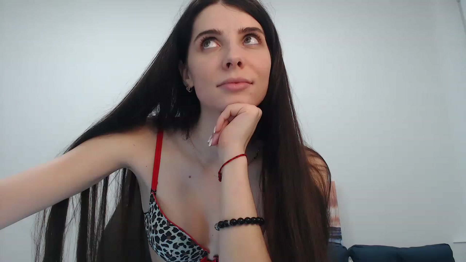 Gallery image thumbnail from SaraRich's myfreecams stream on, 12/27/2022, 17:35 image 12 of 20