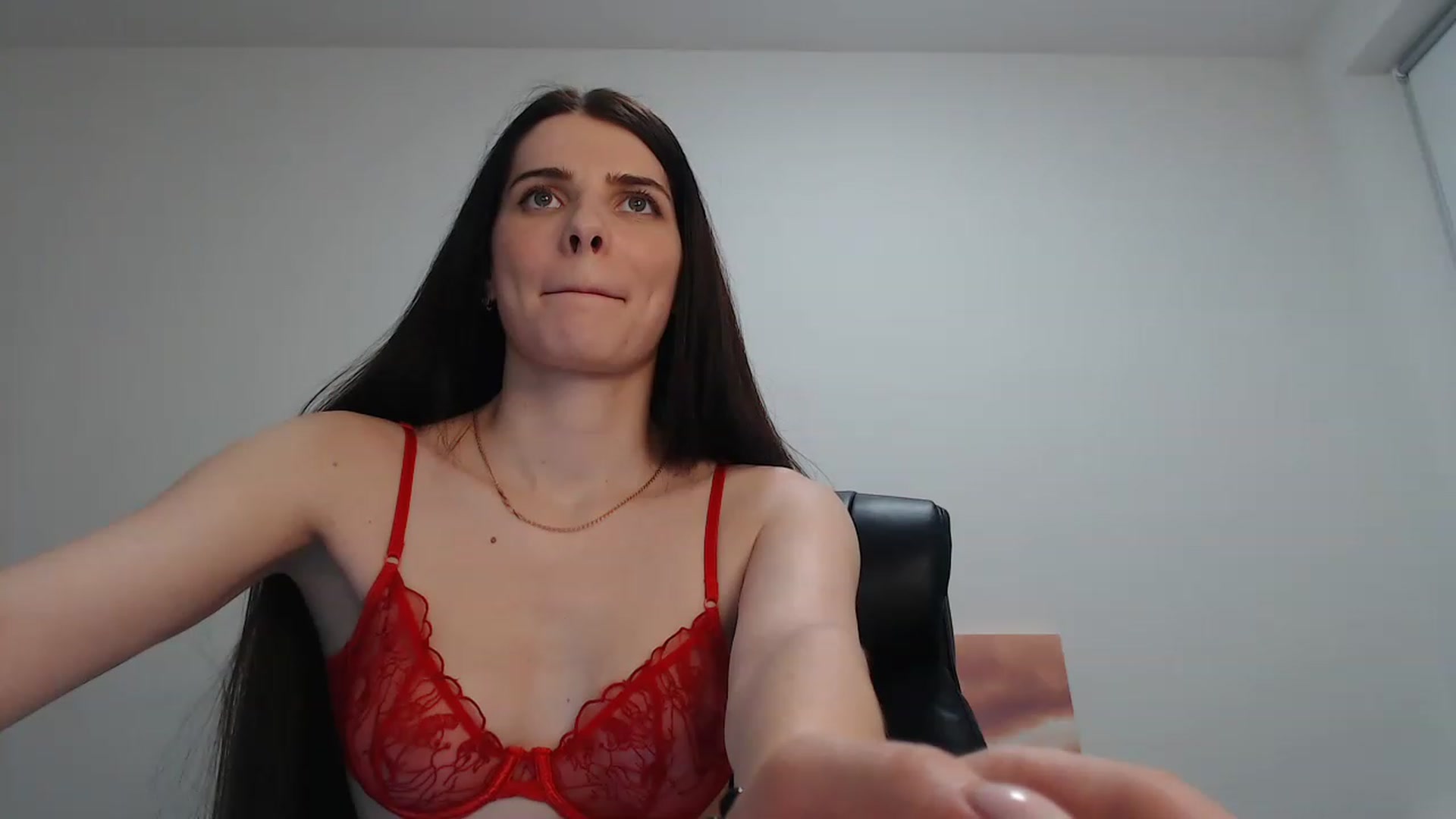 Gallery image thumbnail from SaraRich's myfreecams stream on, 01/04/2023, 15:35 image 19 of 20