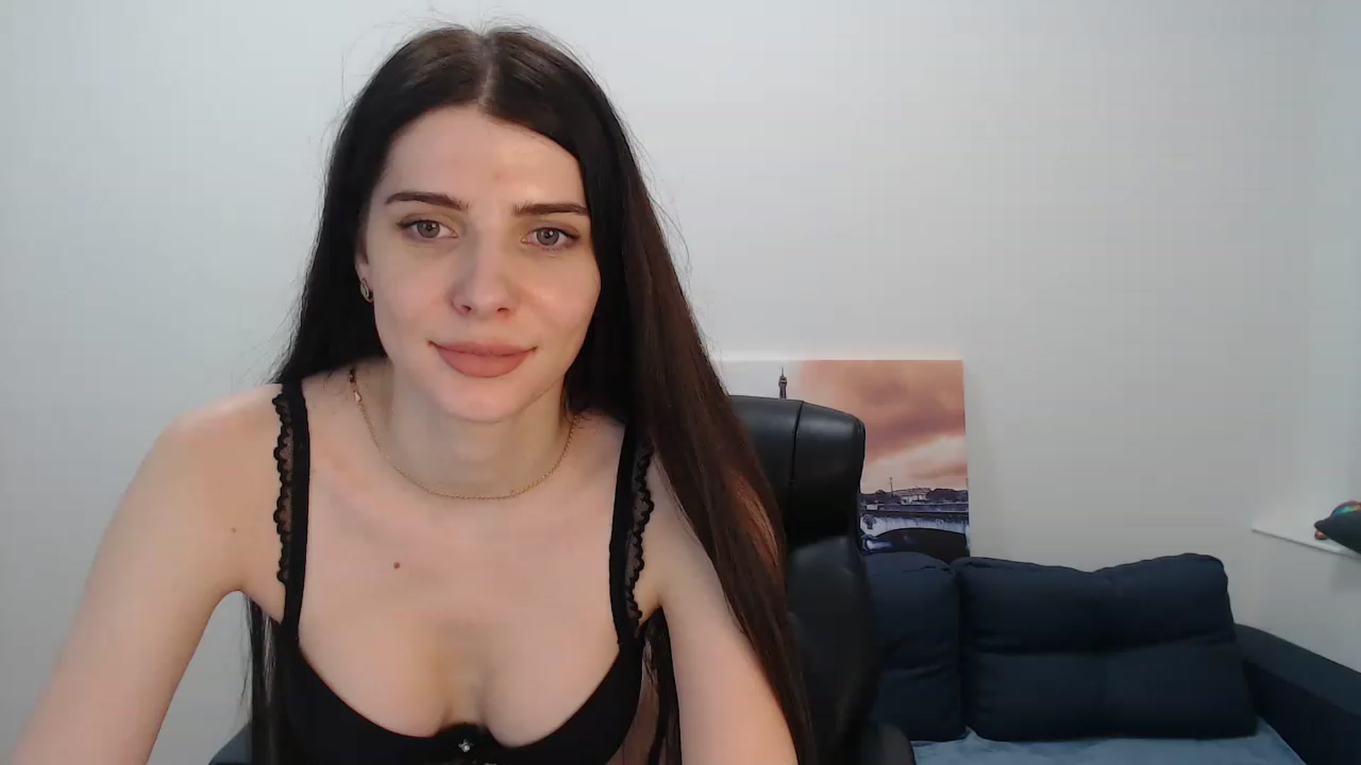 Gallery image thumbnail from SaraRich's myfreecams stream on, 01/05/2023, 13:38 image 3 of 20