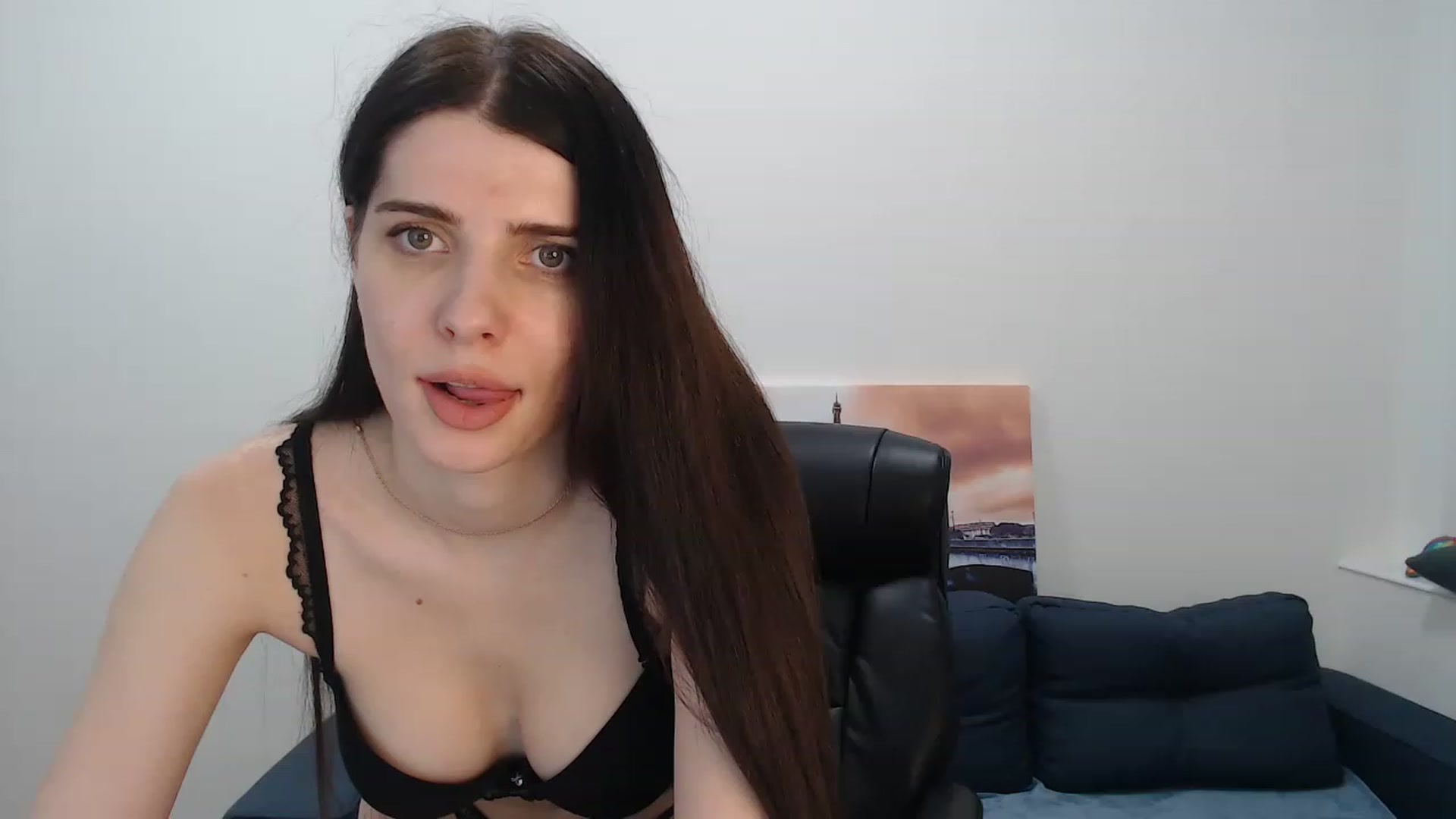 Gallery image thumbnail from SaraRich's myfreecams stream on, 01/05/2023, 13:38 image 1 of 20