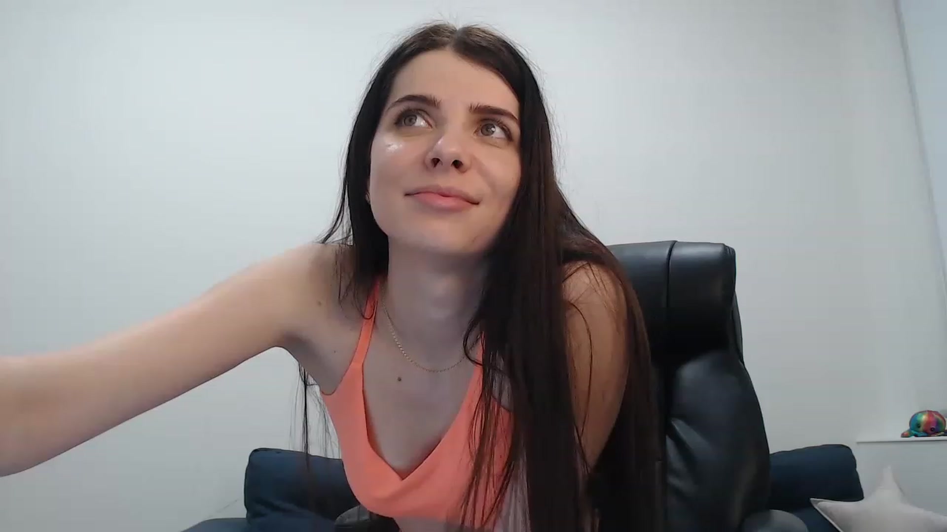 Gallery image thumbnail from SaraRich's myfreecams stream on, 01/08/2023, 17:53 image 15 of 20