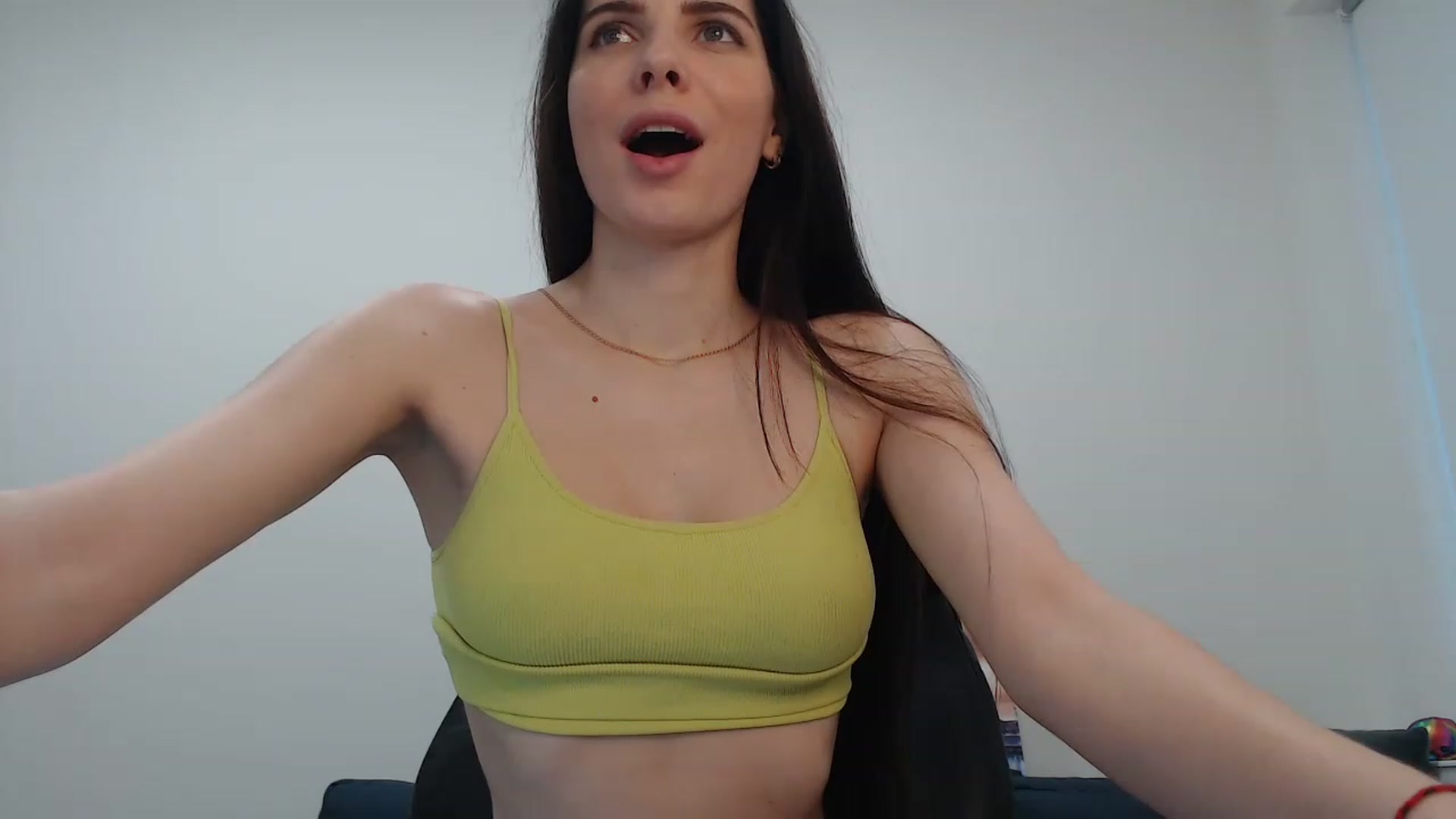 Gallery image thumbnail from SaraRich's myfreecams stream on, 01/16/2023, 13:54 image 2 of 20