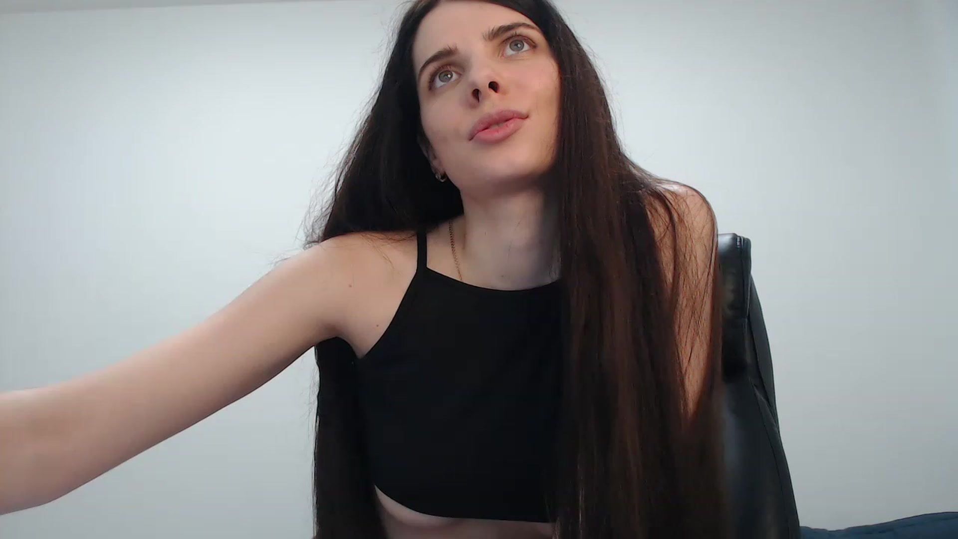 Gallery image thumbnail from SaraRich's myfreecams stream on, 02/01/2023, 14:38 image 18 of 20