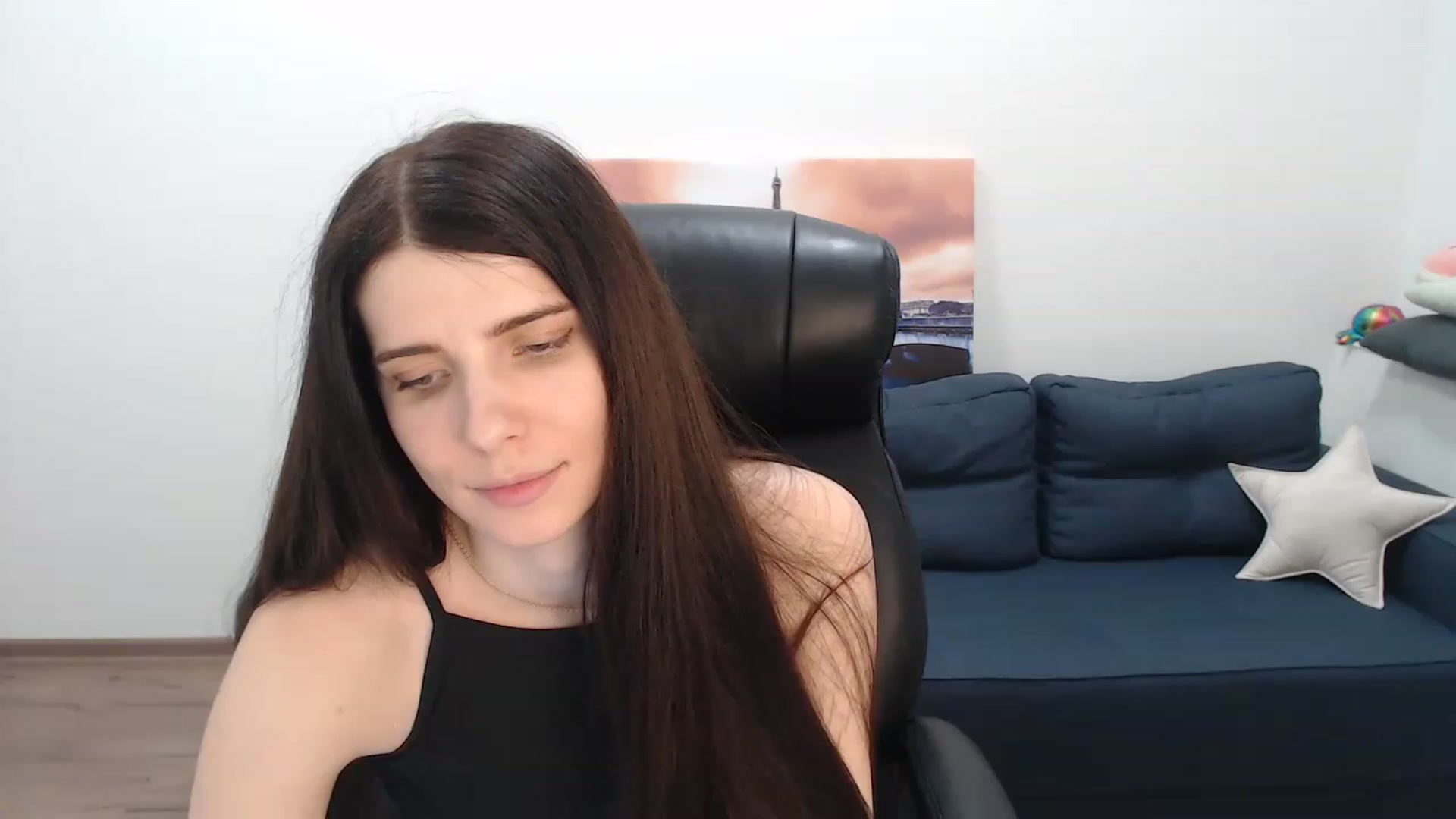 Gallery image thumbnail from SaraRich's myfreecams stream on, 02/01/2023, 16:04 image 14 of 20