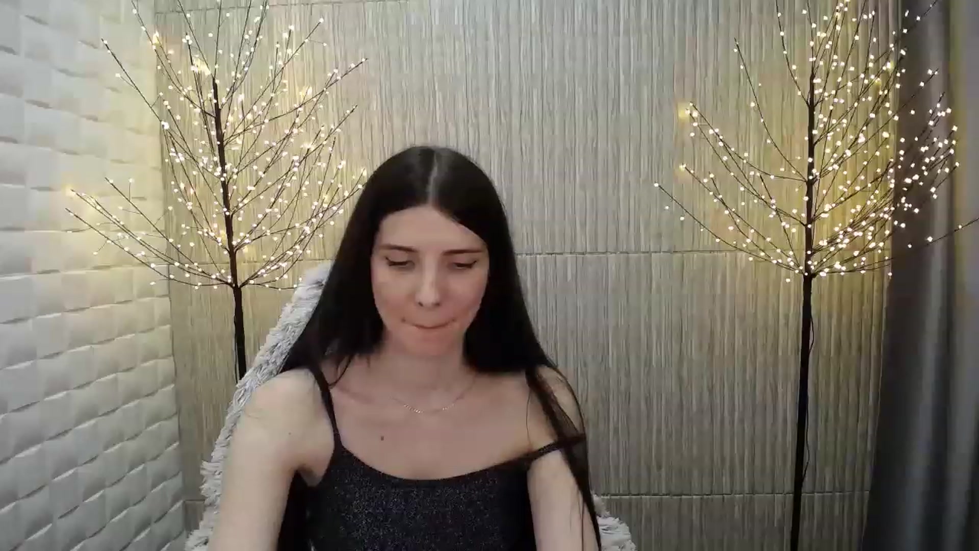 Gallery image thumbnail from SaraRich's myfreecams stream on, 02/17/2023, 12:24 image 15 of 20