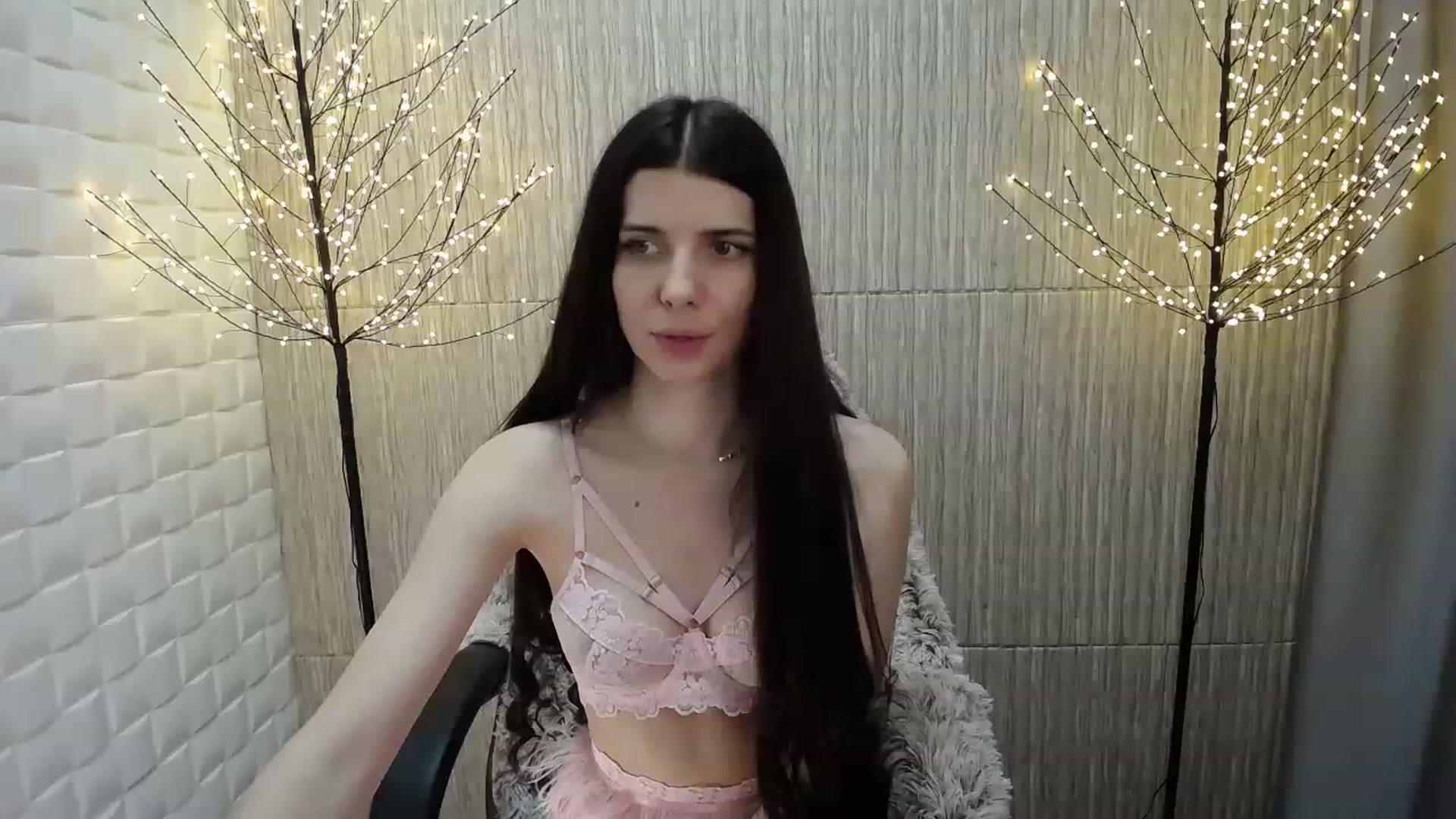 Gallery image thumbnail from SaraRich's myfreecams stream on, 02/24/2023, 12:30 image 16 of 20
