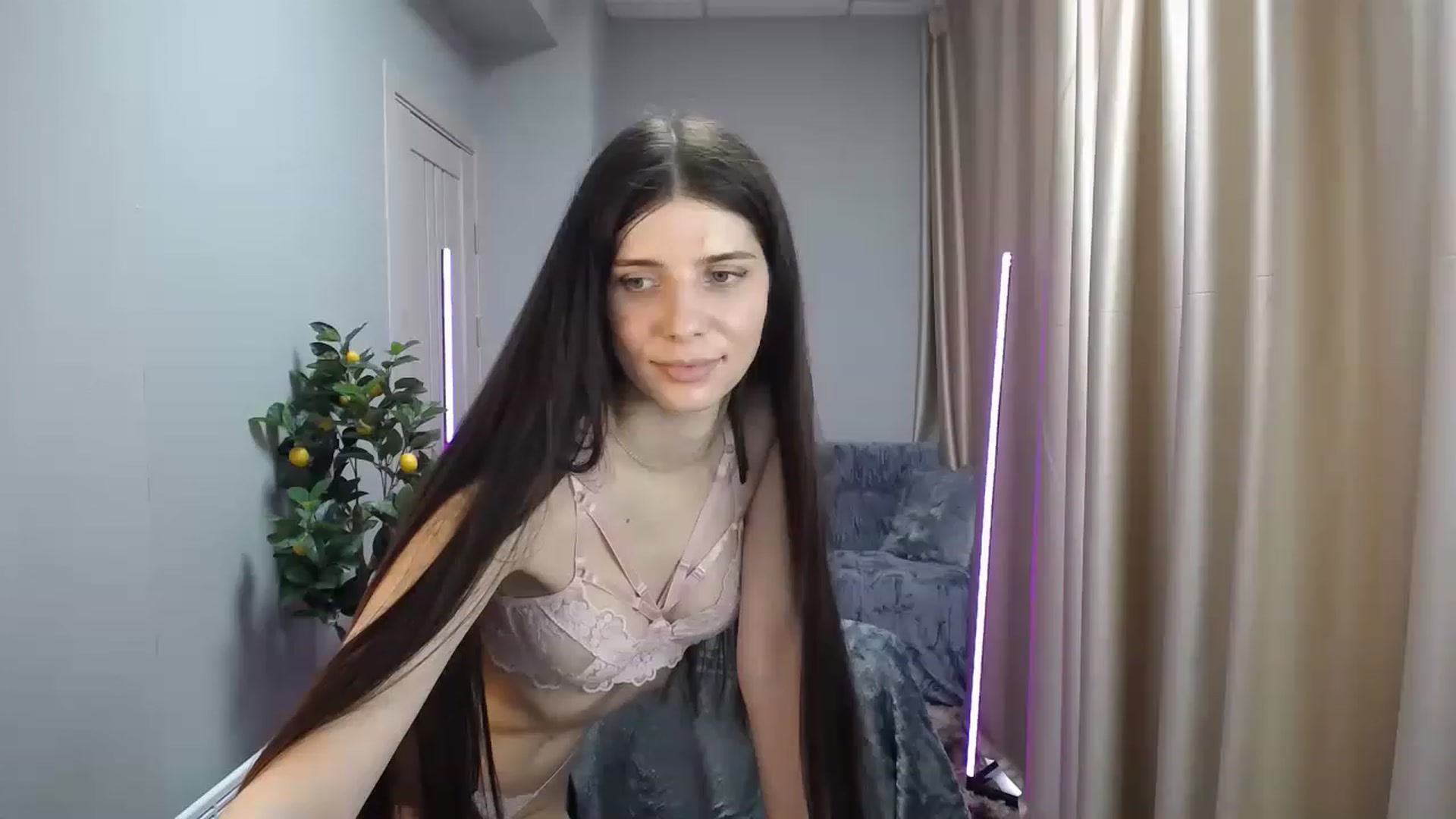 Gallery image thumbnail from SaraRich's myfreecams stream on, 03/08/2023, 10:52 image 20 of 20