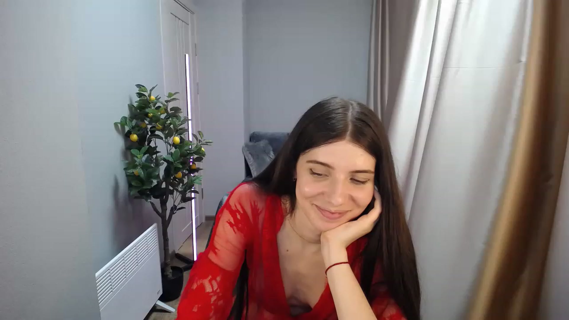 Gallery image thumbnail from SaraRich's myfreecams stream on, 03/14/2023, 13:24 image 8 of 20