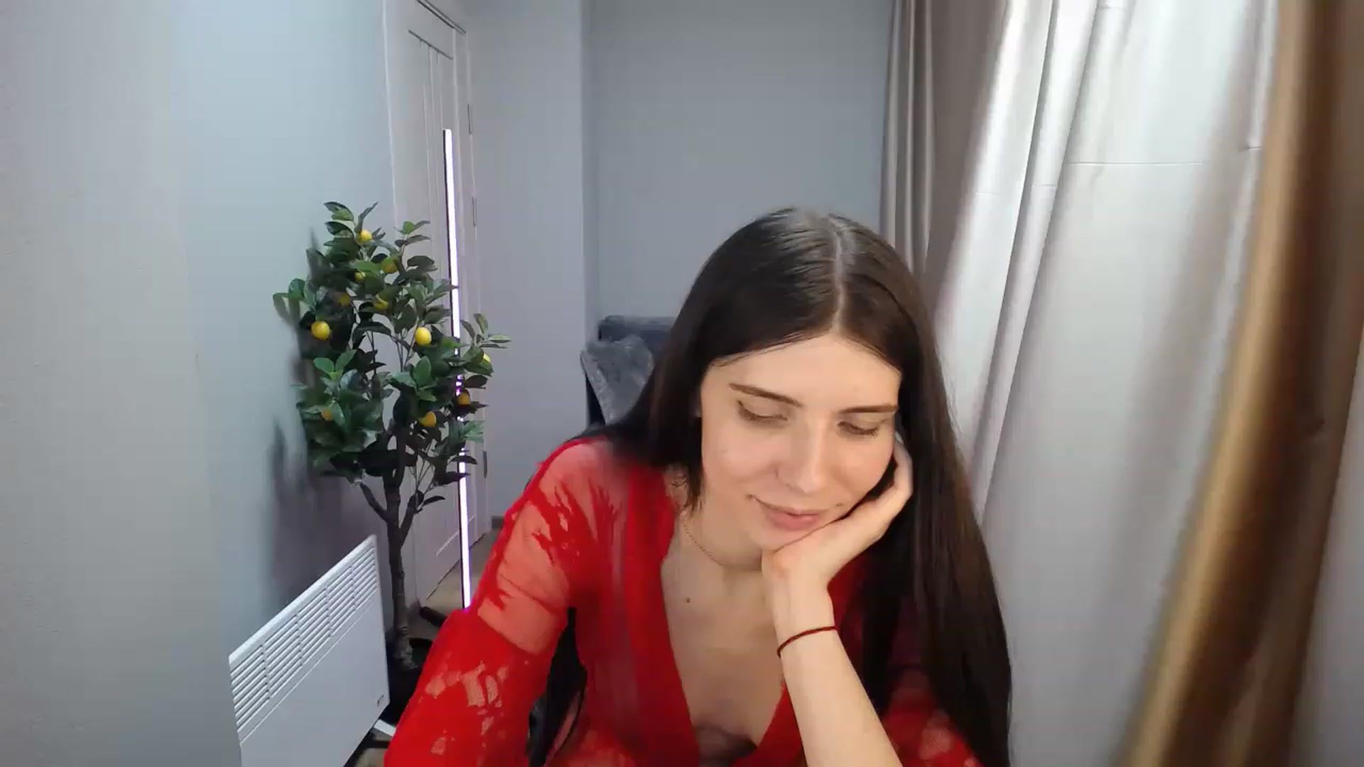 Gallery image thumbnail from SaraRich's myfreecams stream on, 03/14/2023, 13:24 image 6 of 20