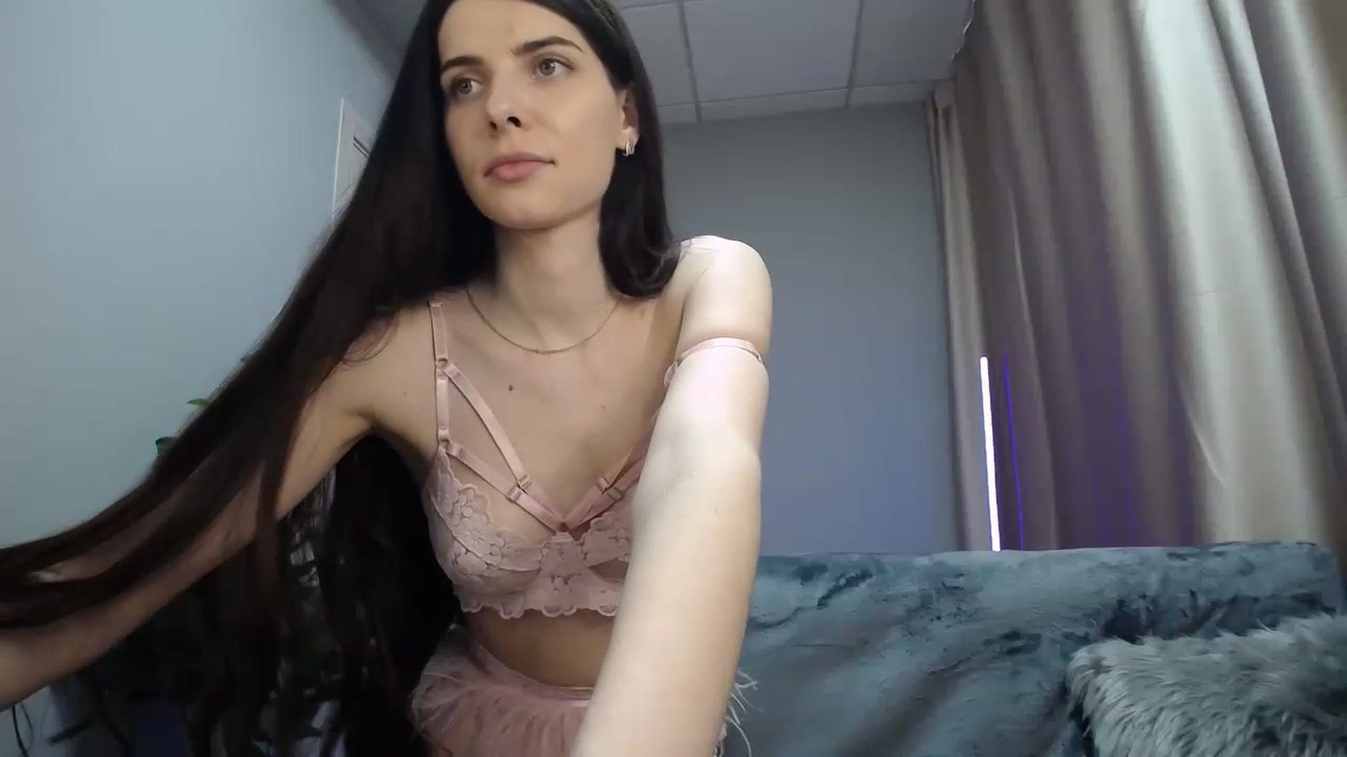 Gallery image thumbnail from SaraRich's myfreecams stream on, 05/15/2023, 10:14 image 14 of 20