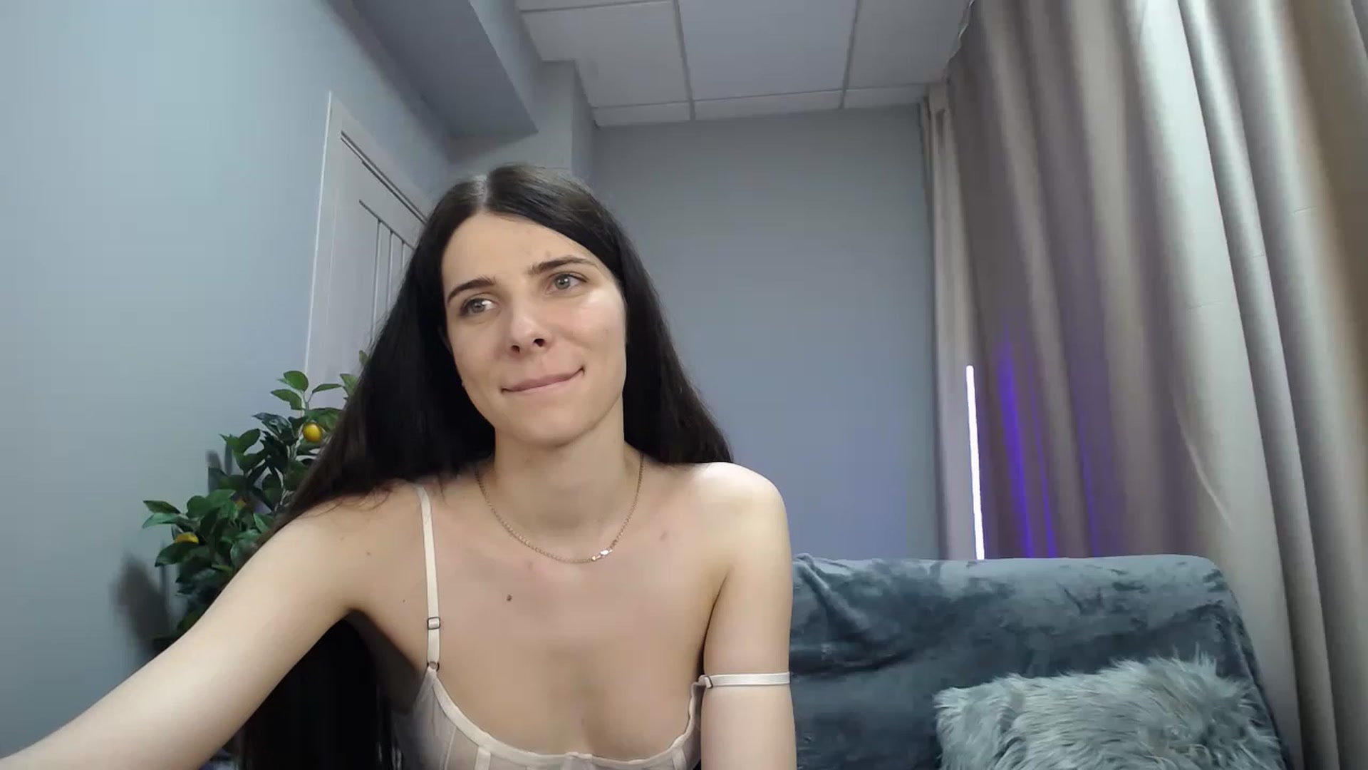 Gallery image thumbnail from SaraRich's myfreecams stream on, 05/26/2023, 11:56 image 13 of 20