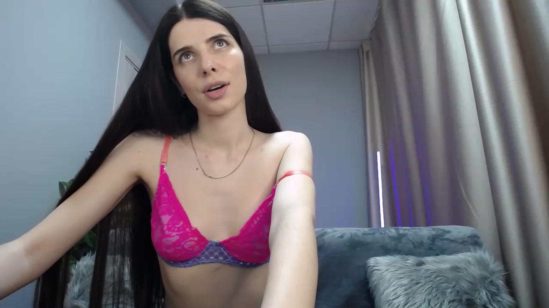Gallery image thumbnail from SaraRich's myfreecams stream on, 05/28/2023, 08:39 image 13 of 20
