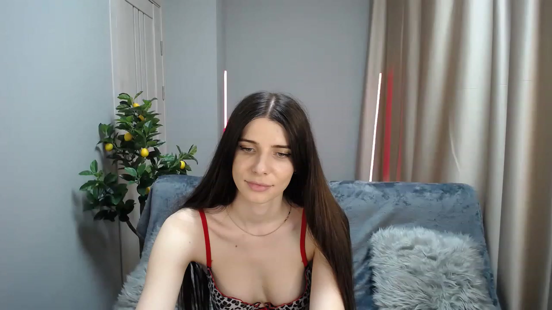 Gallery image thumbnail from SaraRich's myfreecams stream on, 06/05/2023, 10:58 image 17 of 20