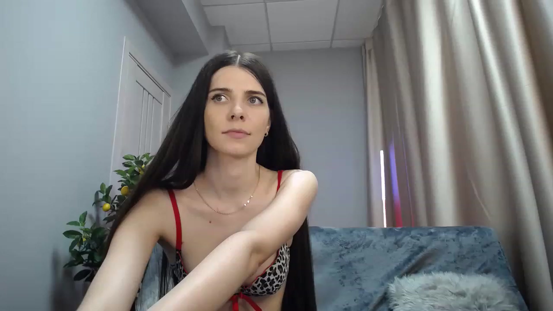 Gallery image thumbnail from SaraRich's myfreecams stream on, 06/05/2023, 13:20 image 4 of 20