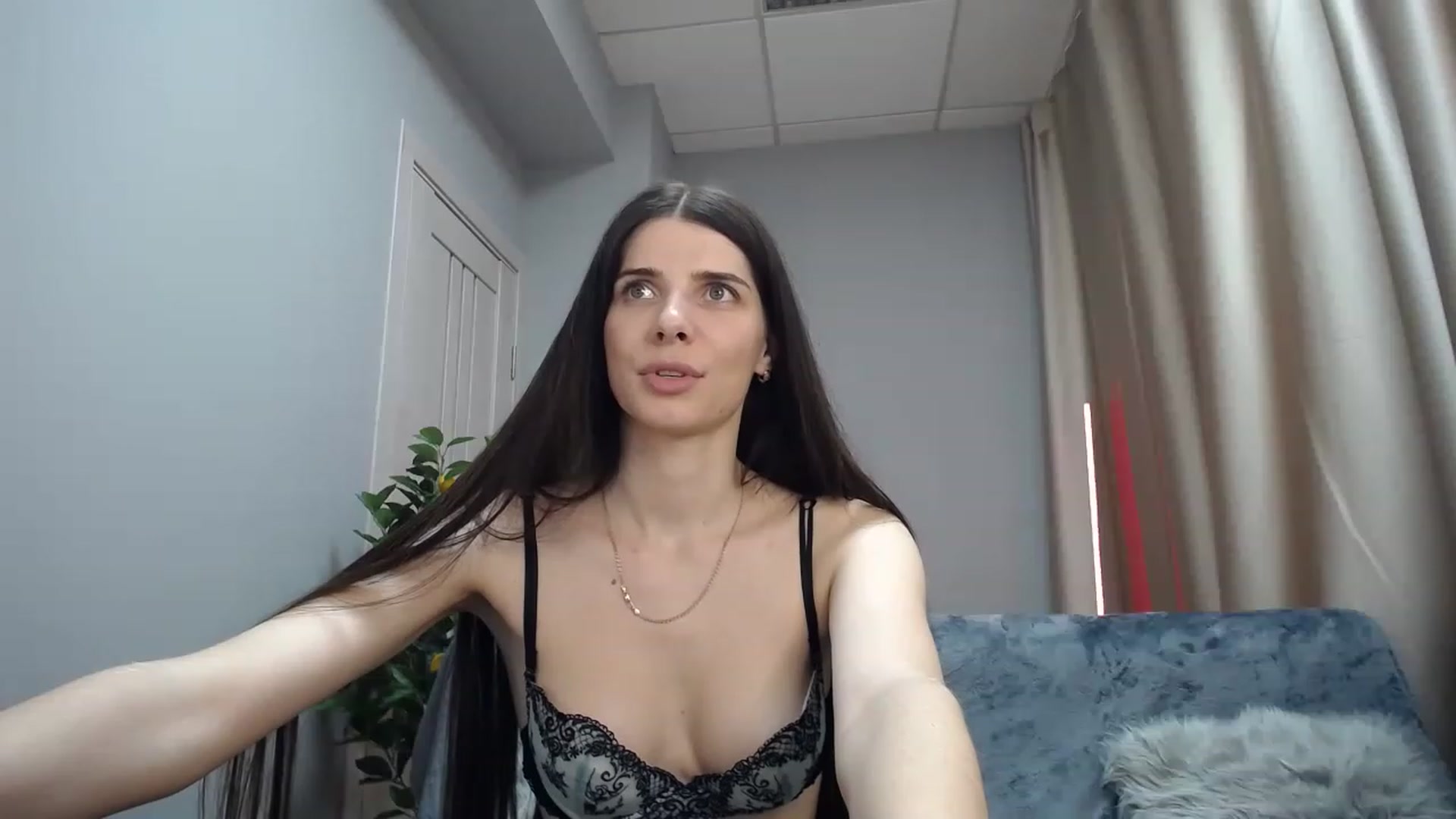 Gallery image thumbnail from SaraRich's myfreecams stream on, 06/06/2023, 12:05 image 3 of 20