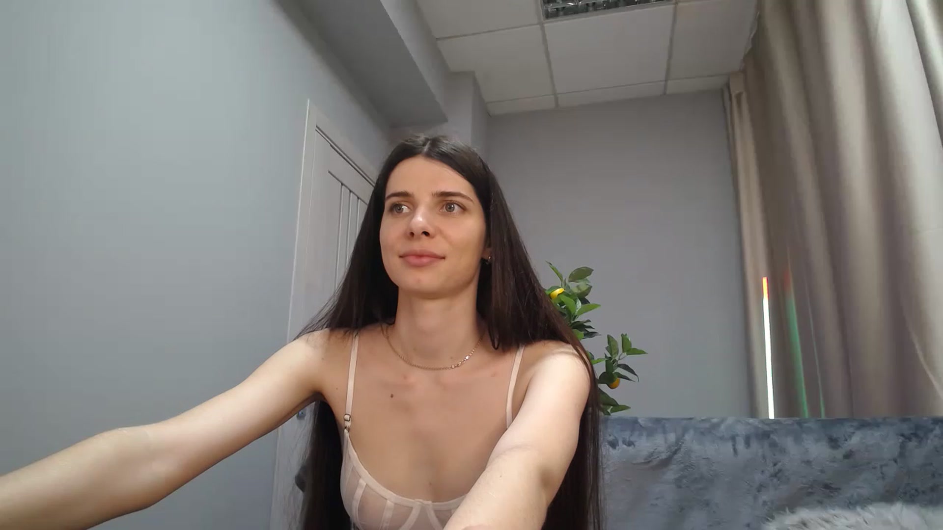 Gallery image thumbnail from SaraRich's myfreecams stream on, 06/09/2023, 11:48 image 7 of 20