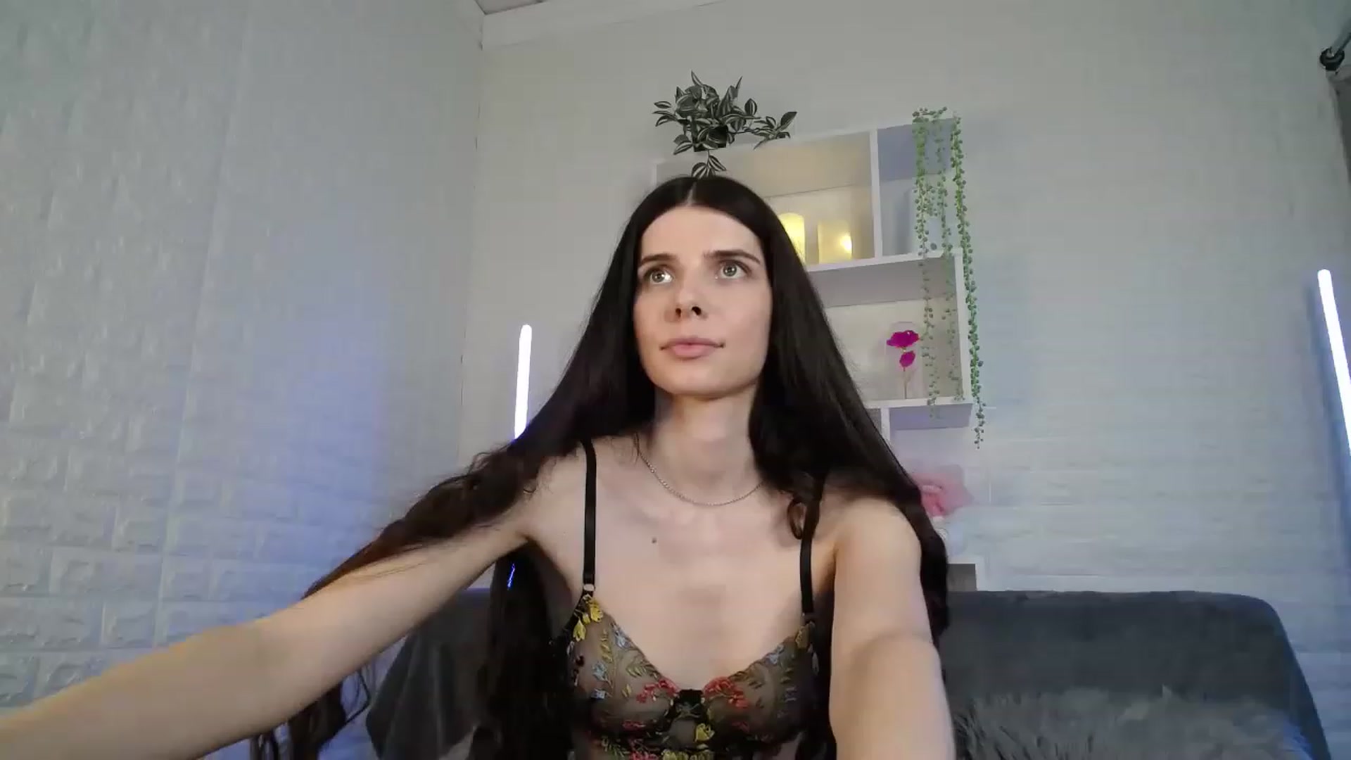 Gallery image thumbnail from SaraRich's myfreecams stream on, 06/12/2023, 11:43 image 18 of 20