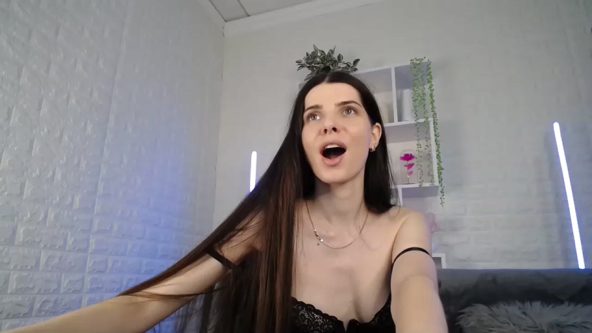 Gallery image thumbnail from SaraRich's myfreecams stream on, 06/20/2023, 08:50 image 18 of 20
