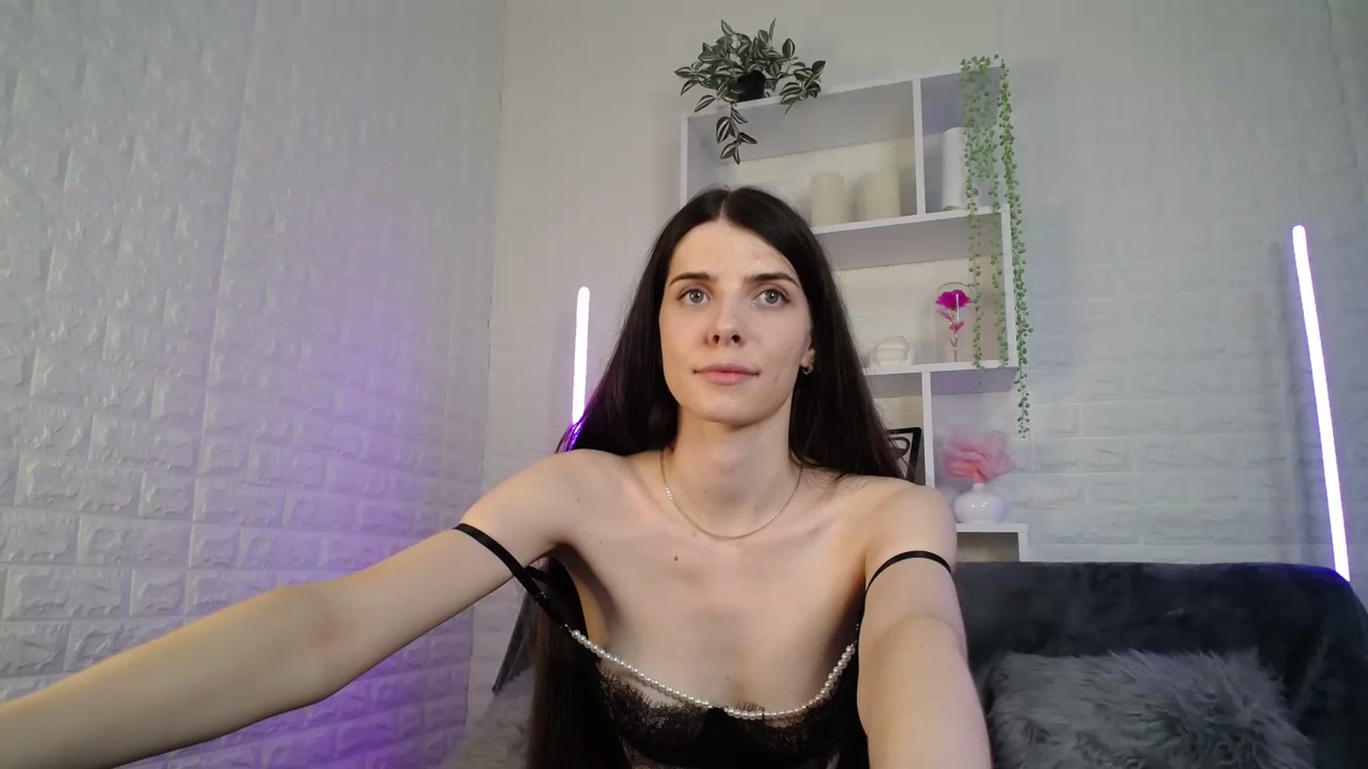 Gallery image thumbnail from SaraRich's myfreecams stream on, 07/01/2023, 12:57 image 14 of 20