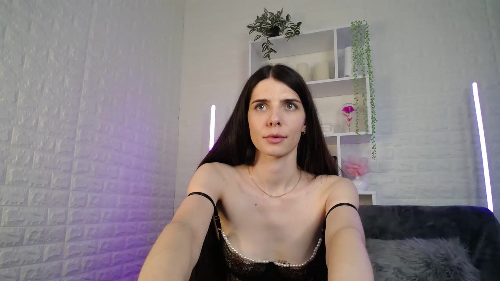 Gallery image thumbnail from SaraRich's myfreecams stream on, 07/01/2023, 12:57 image 15 of 20